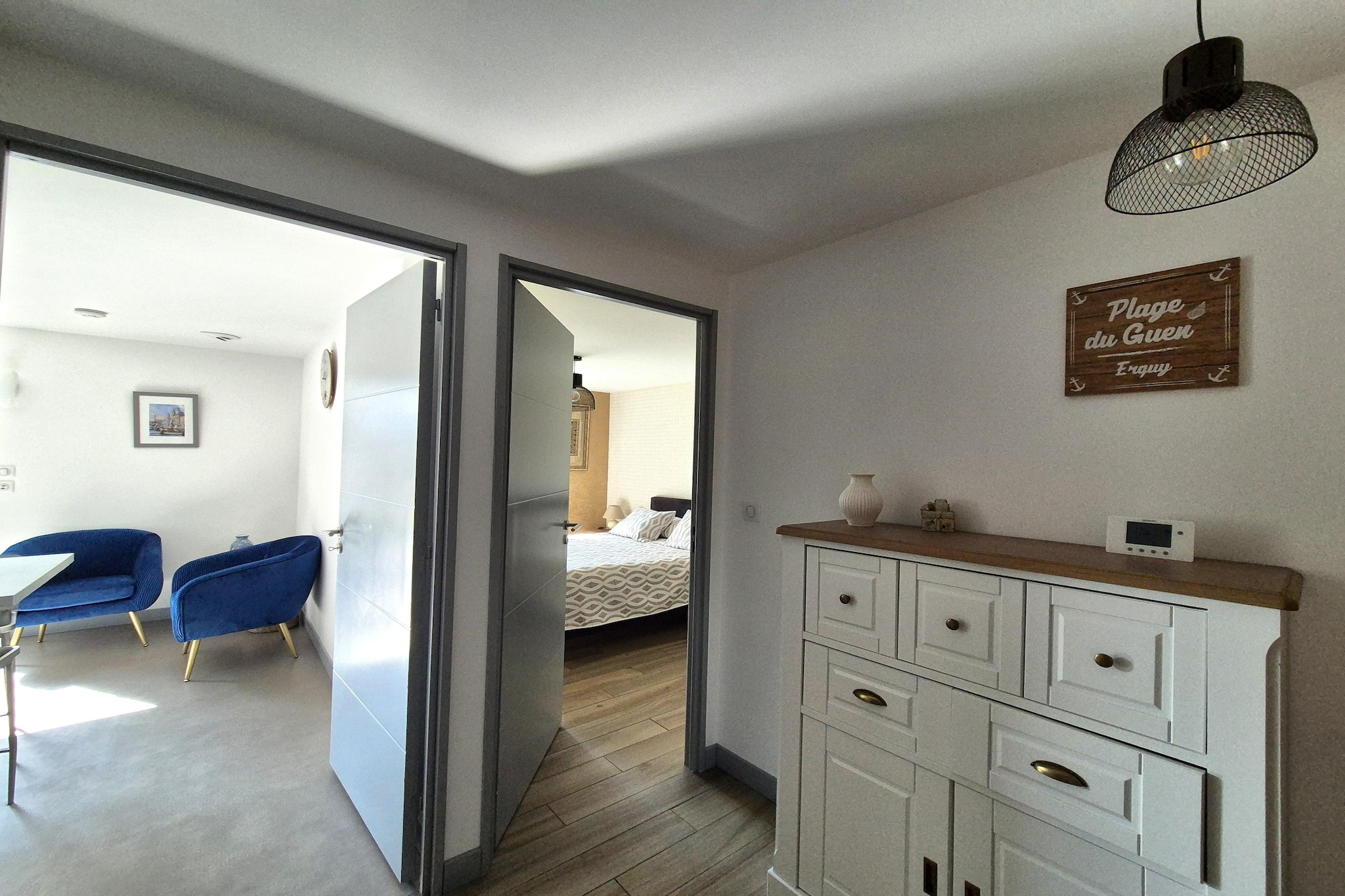 Joli rez-de-jardin avec terrasse sud plage 800 m-Overloop