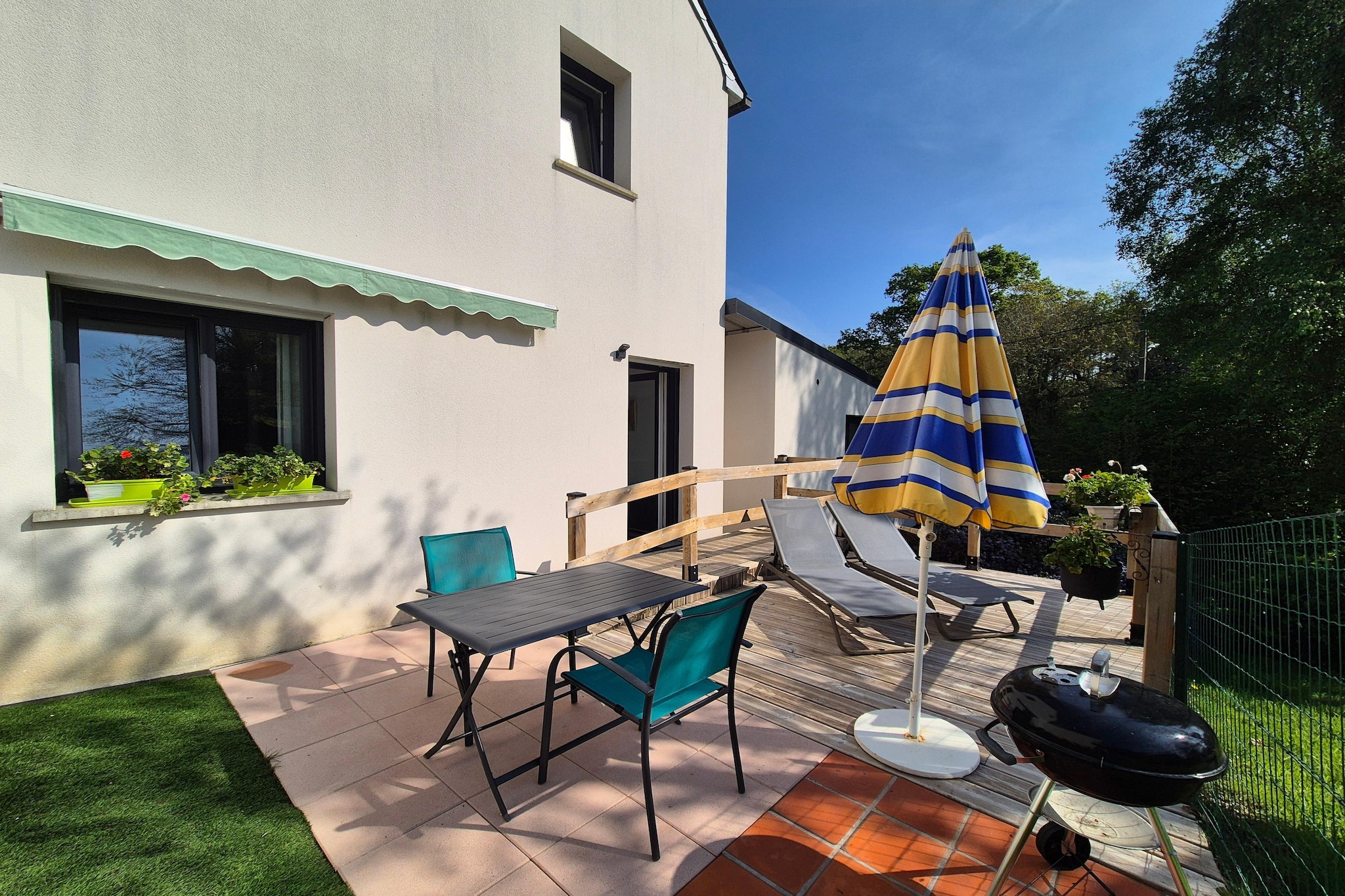 Joli rez-de-jardin avec terrasse sud plage 800 m
