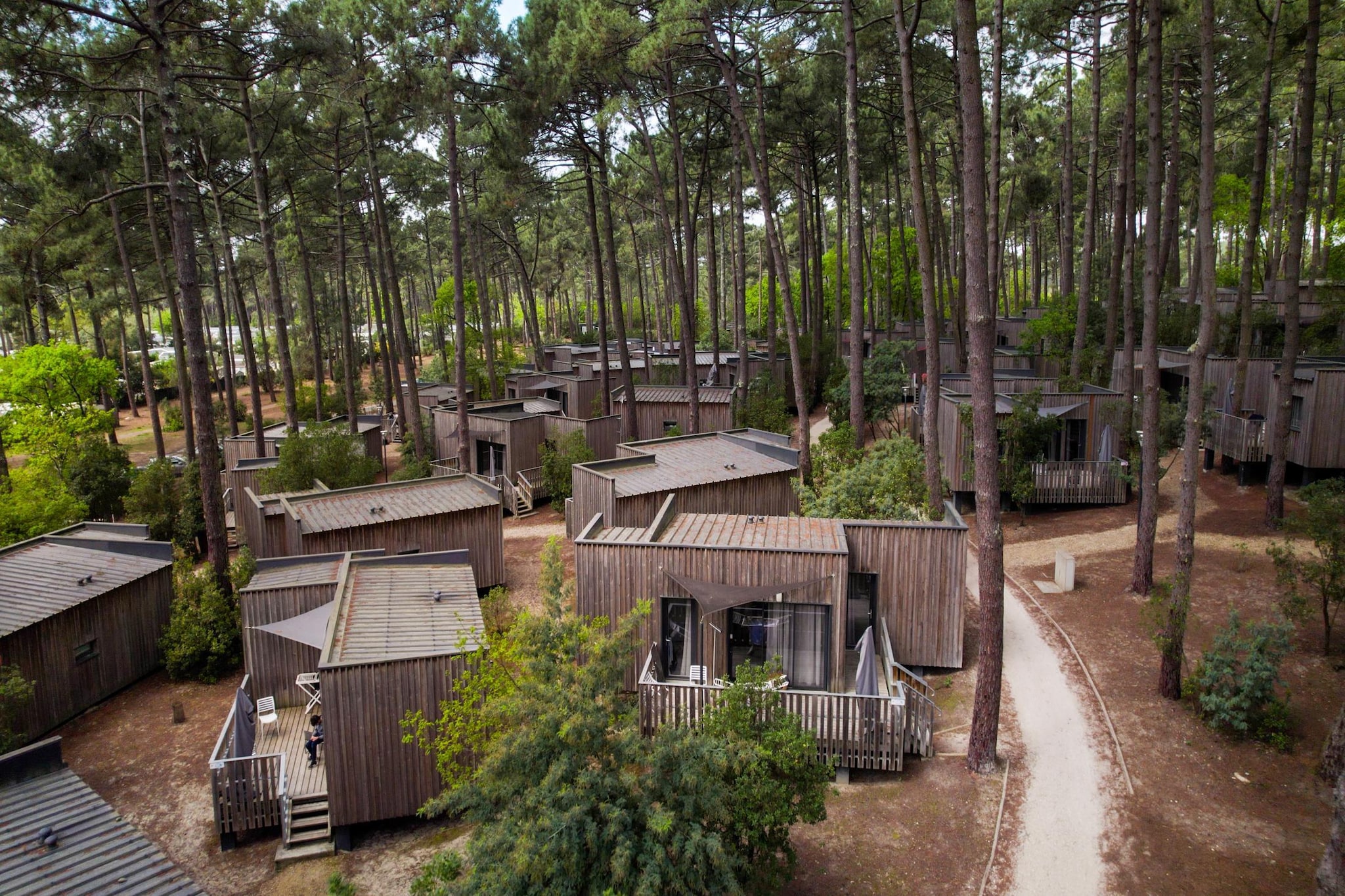 Lodge 4 Pièces 8 Personnes 2  bébés/ Lège-Cap-Ferret-Buitenkant zomer