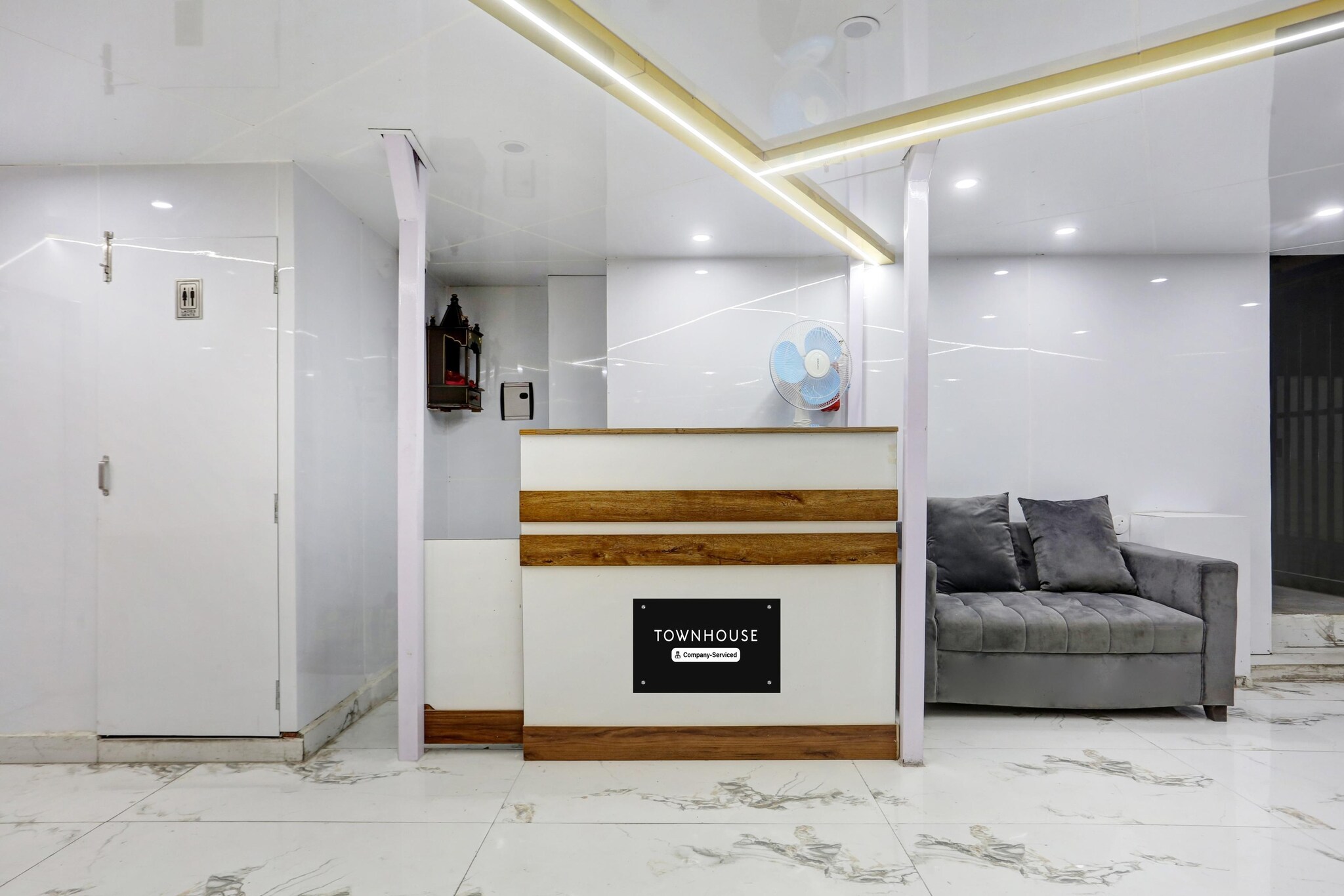 Comfortable Accommodations: Blissful Stay at Kachighati by Palm Bliss in Shimla offers family rooms with air-conditioning, private bathrooms, work desks, and seating areas. Each room includes free toiletries, a shower, TV, and tiled floors. Dining and Amenities: Guests can enjoy a continental or à la carte breakfast. The hotel features a lounge, 24-hour front desk, and room service. Additional amenities include a workout area and a business center. Convenient Location: Located 11 mi from Simla Airport, the hotel is near attractions such as Victory Tunnel (3.1 mi), Tara Devi Mandir (2.5 mi), and The Ridge (4.3 mi). Other points of interest include Circular Road and Jakhoo Gondola, each 5.6 mi away.
Unmarried couples are warmly welcome at this property.
Guests with local ID proof are warmly welcome.
Apologies, but we are currently unable to host foreign nationals at this property.
Early Check-In Policy: A full day’s room rate will be charged for check-ins before 6:00 AM. Complimentary early check-in is available between 6:00 AM and 10:00 AM, subject to room availability.
Check-in is only available to guests aged 18 and above. Please provide a government-issued ID to confirm your age.