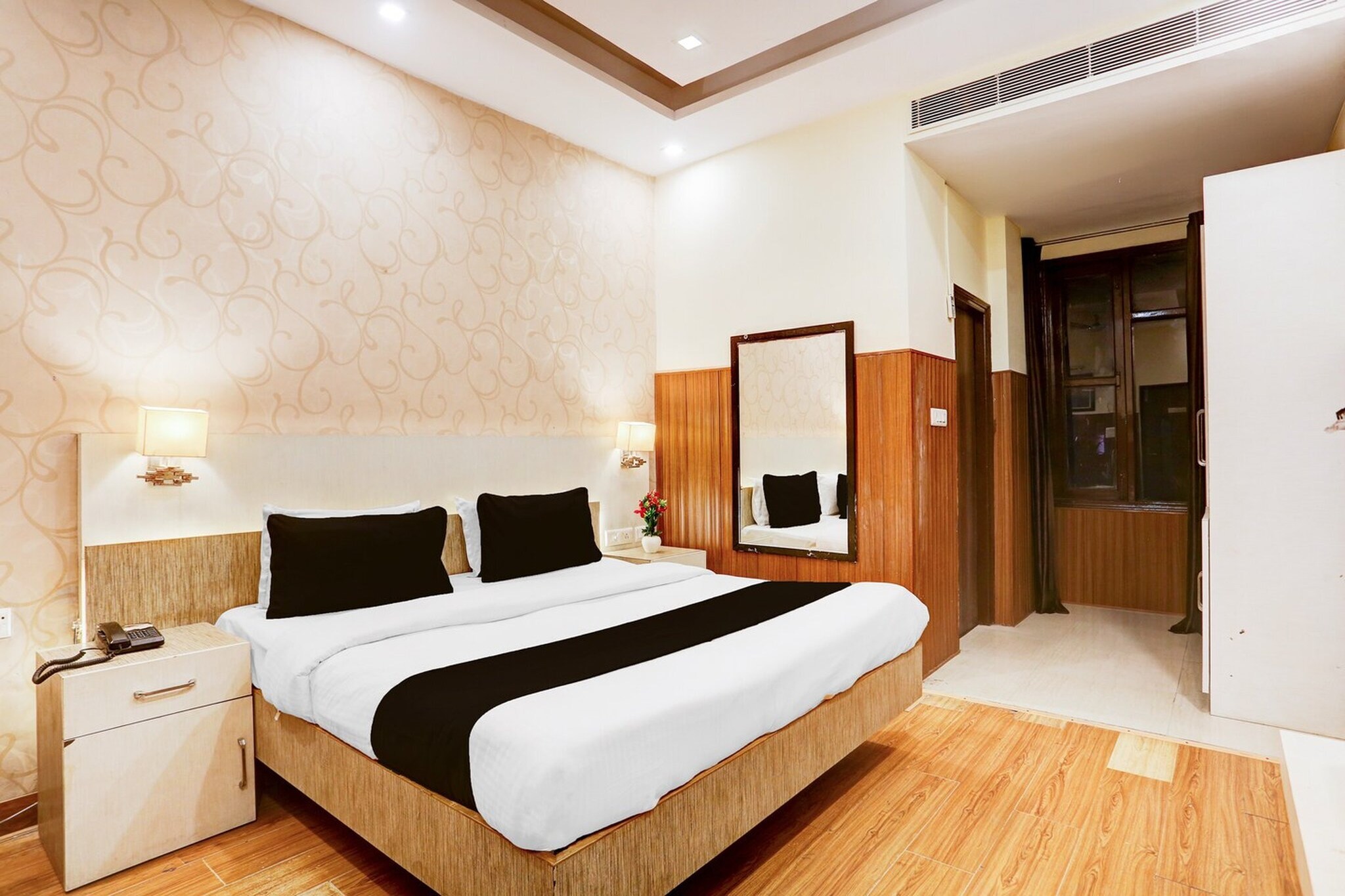 Comfortable Accommodations: Super Townhouse Brahma Sarovar in Thanesar offers family rooms with air-conditioning, private bathrooms, and free WiFi throughout the property. Each room includes a work desk, seating area, TV, and free toiletries. Dining and Amenities: Guests can enjoy a restaurant serving continental breakfast and a lounge for relaxation. Additional facilities include a elevator, 24-hour front desk, shared kitchen, housekeeping service, room service, meeting rooms, and luggage storage. Free on-site parking is available. Location and Attractions: Located 54 mi from Chandigarh Airport, the hotel is located opposite Braham Sarovar. Nearby attractions include Thanesar Fort and the Braham Sarovar Temple. Highly rated by guests for its excellent service and comfortable accommodations.
We’re sorry, but we are unable to accommodate unmarried couples at this property.
Guests with local ID proof are warmly welcome.
Early Check-In Policy: A full day’s room rate will be charged for check-ins before 6:00 AM. Complimentary early check-in is available between 6:00 AM and 10:00 AM, subject to room availability.
Check-in is only available to guests aged 18 and above. Please provide a government-issued ID to confirm your age.