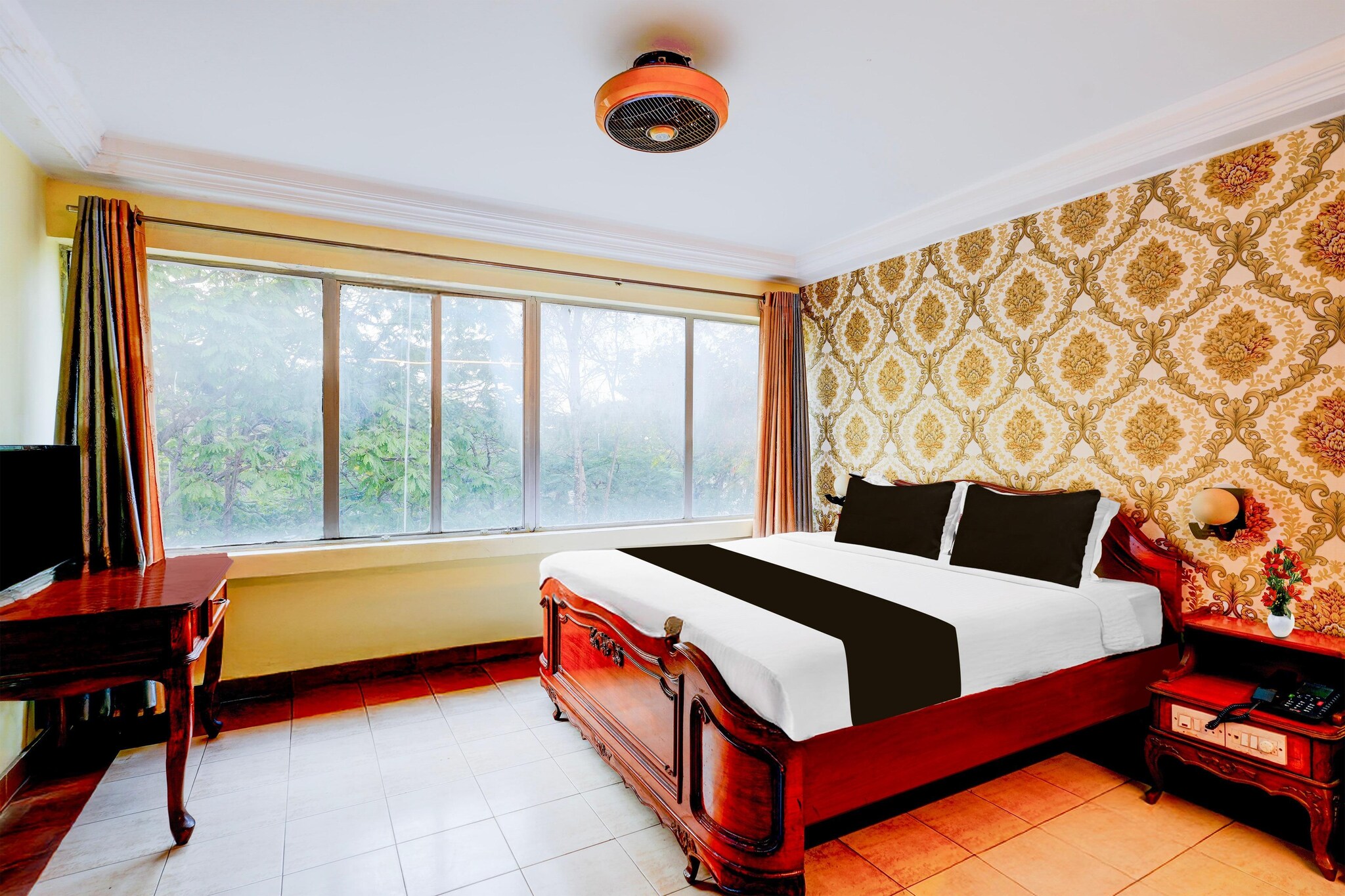 Set in Mysore and with Mysore Palace reachable within 3.4 km, Blissful Stays at Mysore Central by Olive Star offers a fitness centre, non-smoking rooms, free WiFi throughout the property and a shared lounge. The property is situated 17 km from Brindavan Garden, 2.4 km from Mysore Junction Station and 2.4 km from St Philomena's Church. The accommodation features room service, a 24-hour front desk and luggage storage for guests. At the hotel all rooms have air conditioning, a seating area, a flat-screen TV with satellite channels, a safety deposit box and a private bathroom with a shower, free toiletries and slippers. All guest rooms feature a desk. Dodda Gadiyara is 3.4 km from Blissful Stays at Mysore Central by Olive Star, while Mysore Bus Stand is 3.6 km from the property. Mysore Airport is 15 km away.

Unmarried couples are warmly welcome at this property.
Guests with local ID proof are warmly welcome. "
Early Check-In Policy: A full day’s room rate will be charged for check-ins before 6:00 AM. Complimentary early check-in is available between 6:00 AM and 10:00 AM, subject to room availability.
Check-in is only available to guests aged 18 and above. Please provide a government-issued ID to confirm your age.
