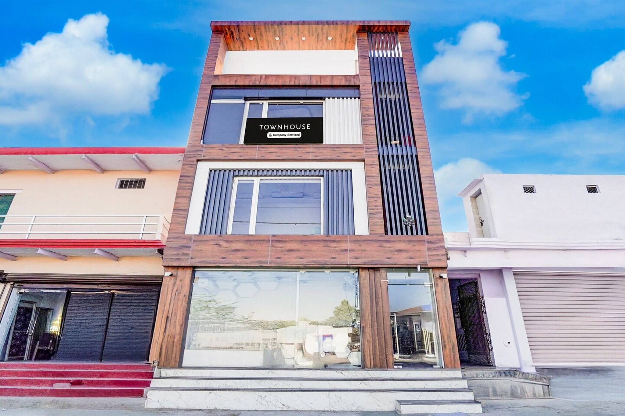 Cosy Stays at Govardhan Sonkh Bypass