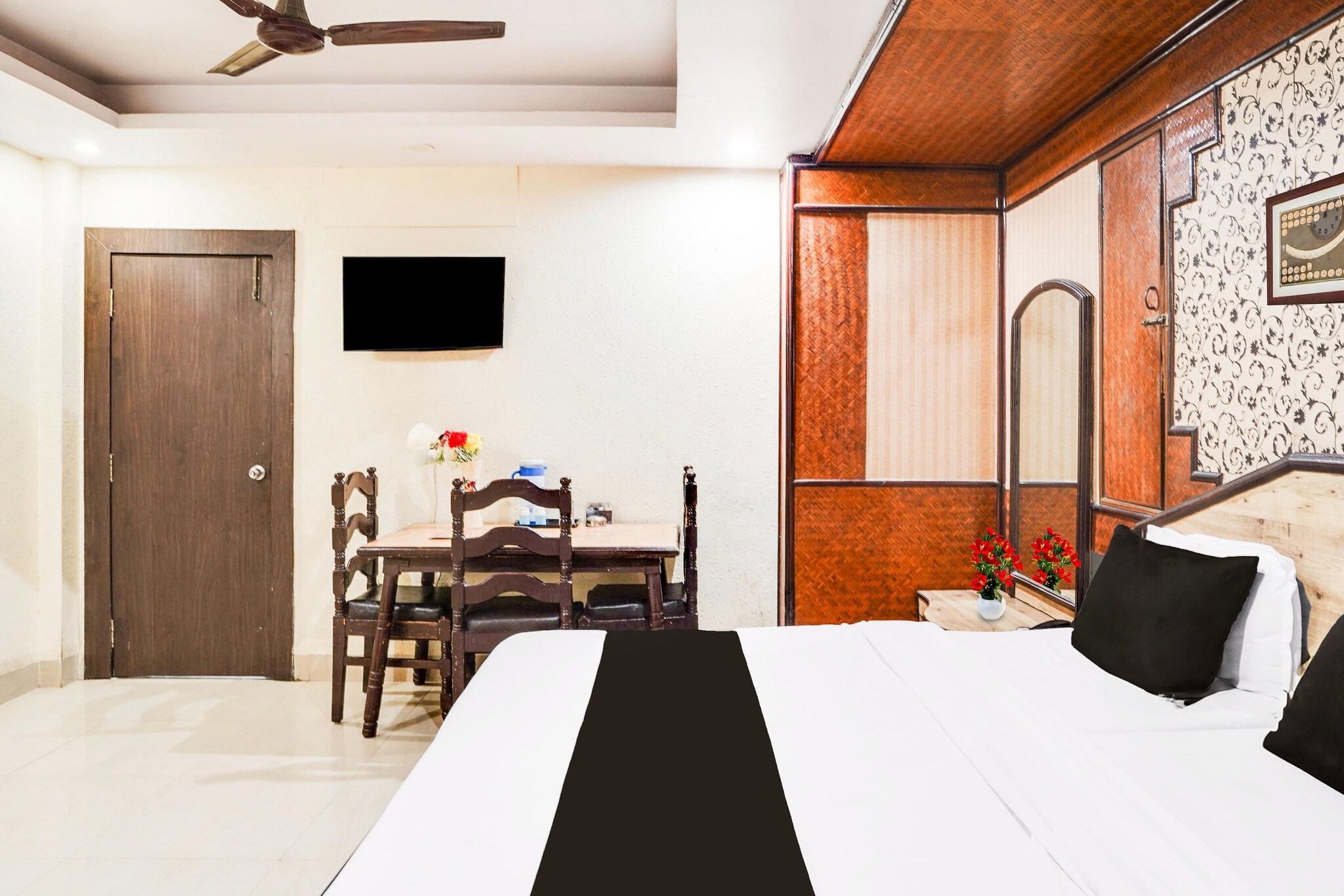 Comfortable Accommodations: Hotel Roopali Inn in Jabalpur offers family rooms with air-conditioning, private bathrooms, and modern amenities. Each room includes a work desk, dining area, and city views. Dining Experience: Guests can enjoy a restaurant serving Chinese and Indian cuisines in a family-friendly, traditional, and modern ambiance. Breakfast options include buffet, Ã la carte, and vegetarian. Convenient Facilities: The hotel provides free WiFi throughout, a 24-hour front desk, and free on-site private parking. Additional services include a tour desk, car hire, and luggage storage. Prime Location: Located 8.7 mi from Jabalpur Airport, the hotel is a 14-minute walk from Jabalpur Junction Station. Nearby attractions include the Income Tax Office and Jabalpur Fort.
Unmarried couples are warmly welcome at this property.
Guests with local ID proof are warmly welcome.
Early Check-In Policy: A full day’s room rate will be charged for check-ins before 6:00 AM. Complimentary early check-in is available between 6:00 AM and 10:00 AM, subject to room availability.
Check-in is only available to guests aged 18 and above. Please provide a government-issued ID to confirm your age.