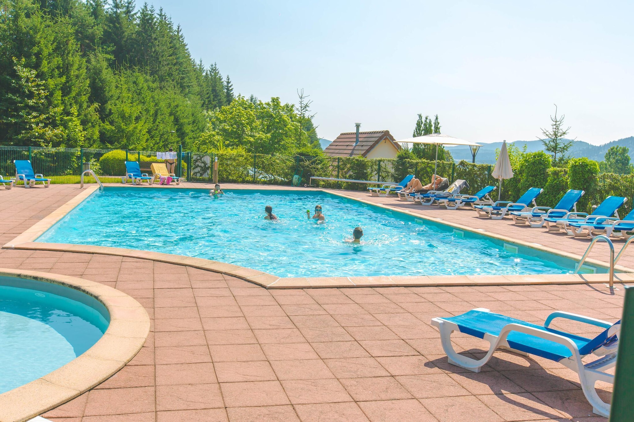 Gîte 4 Pièces 7 Personnes 1 bébé 2 salles d'eau / SAALES PEA 25-Zwembad