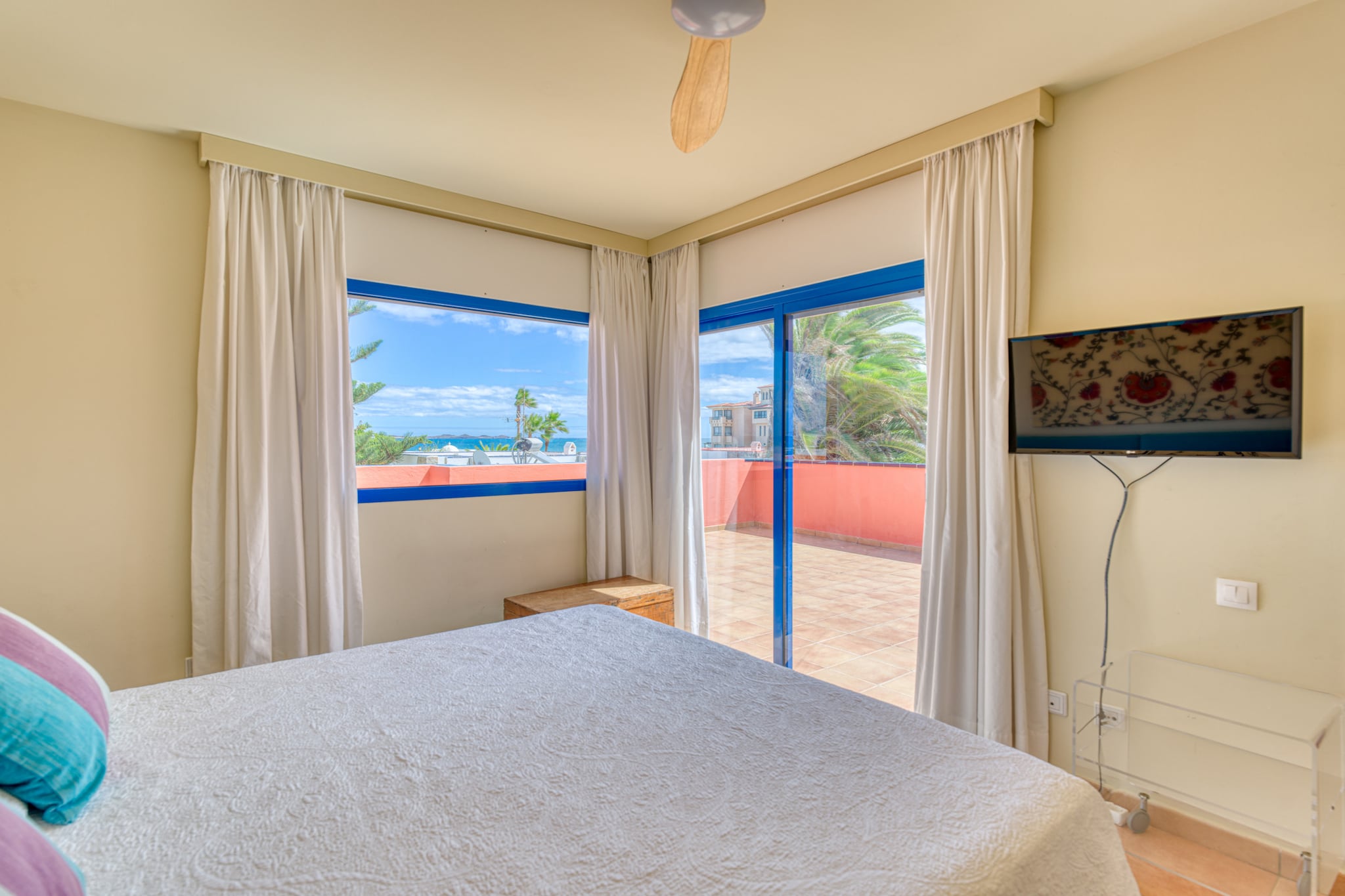 Long Beach with pool By CanariasGetaway-Chambre