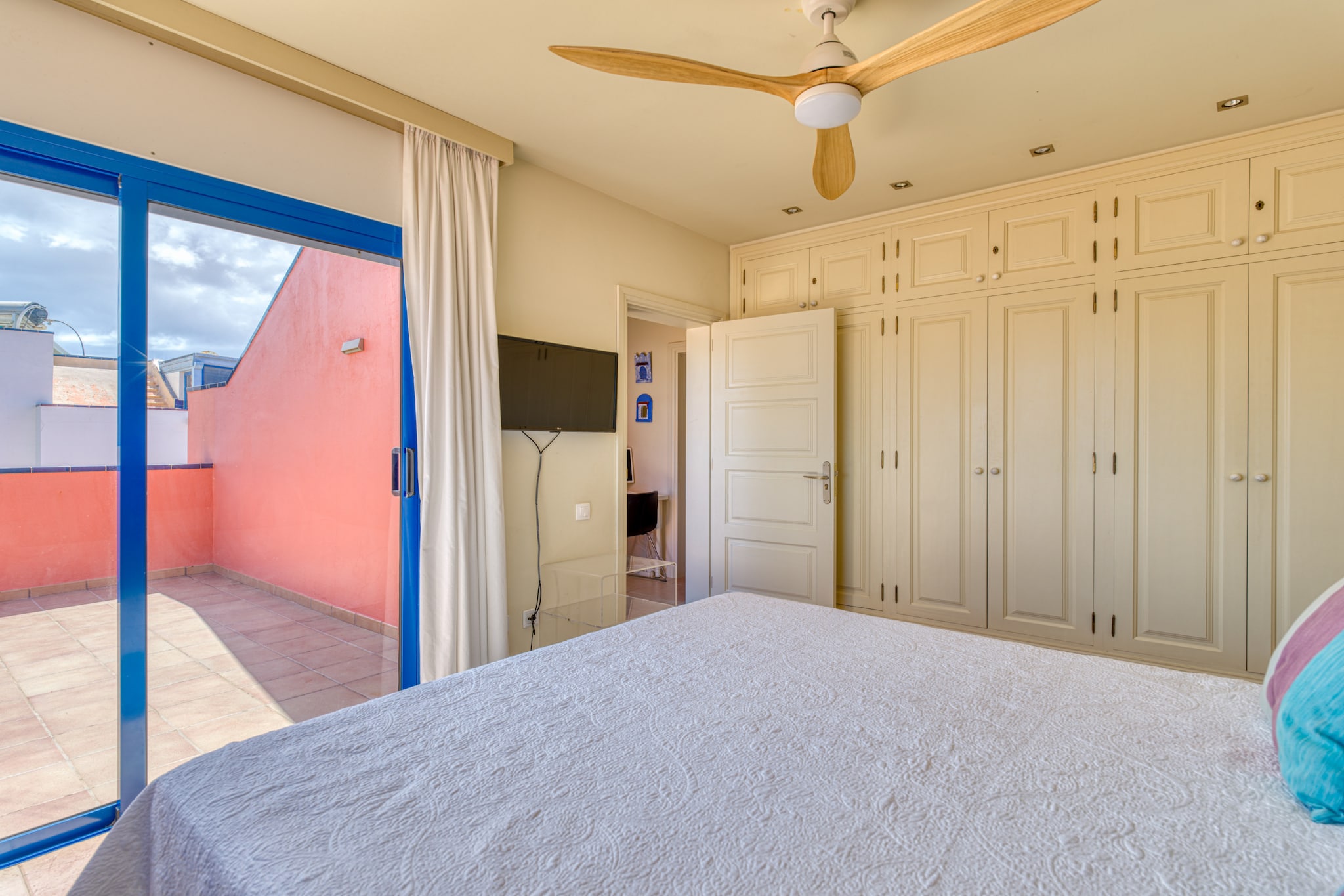 Long Beach with pool By CanariasGetaway-Chambre