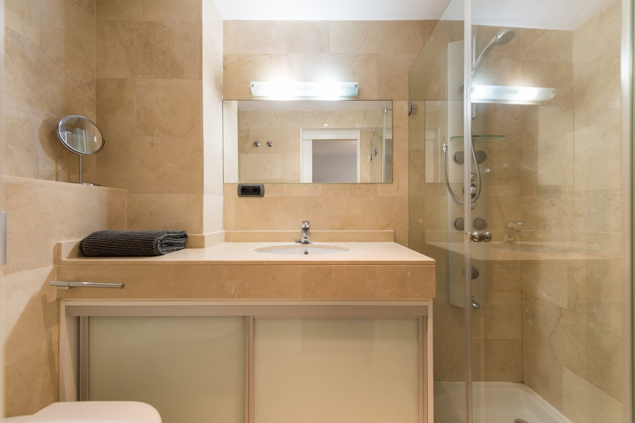 Comfy on the beach By CanariasGetaway-Bathroom