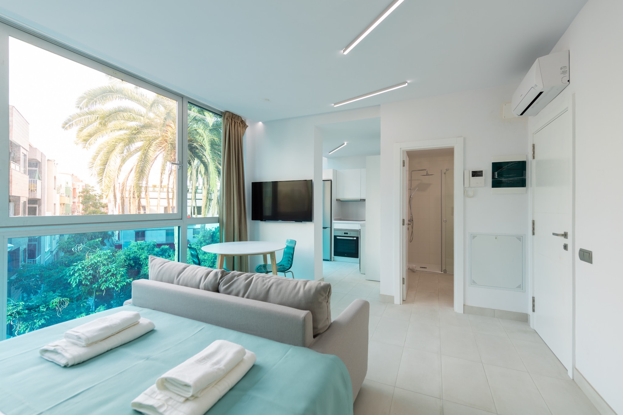 Edison Building 302 By CanariasGetaway-Salon