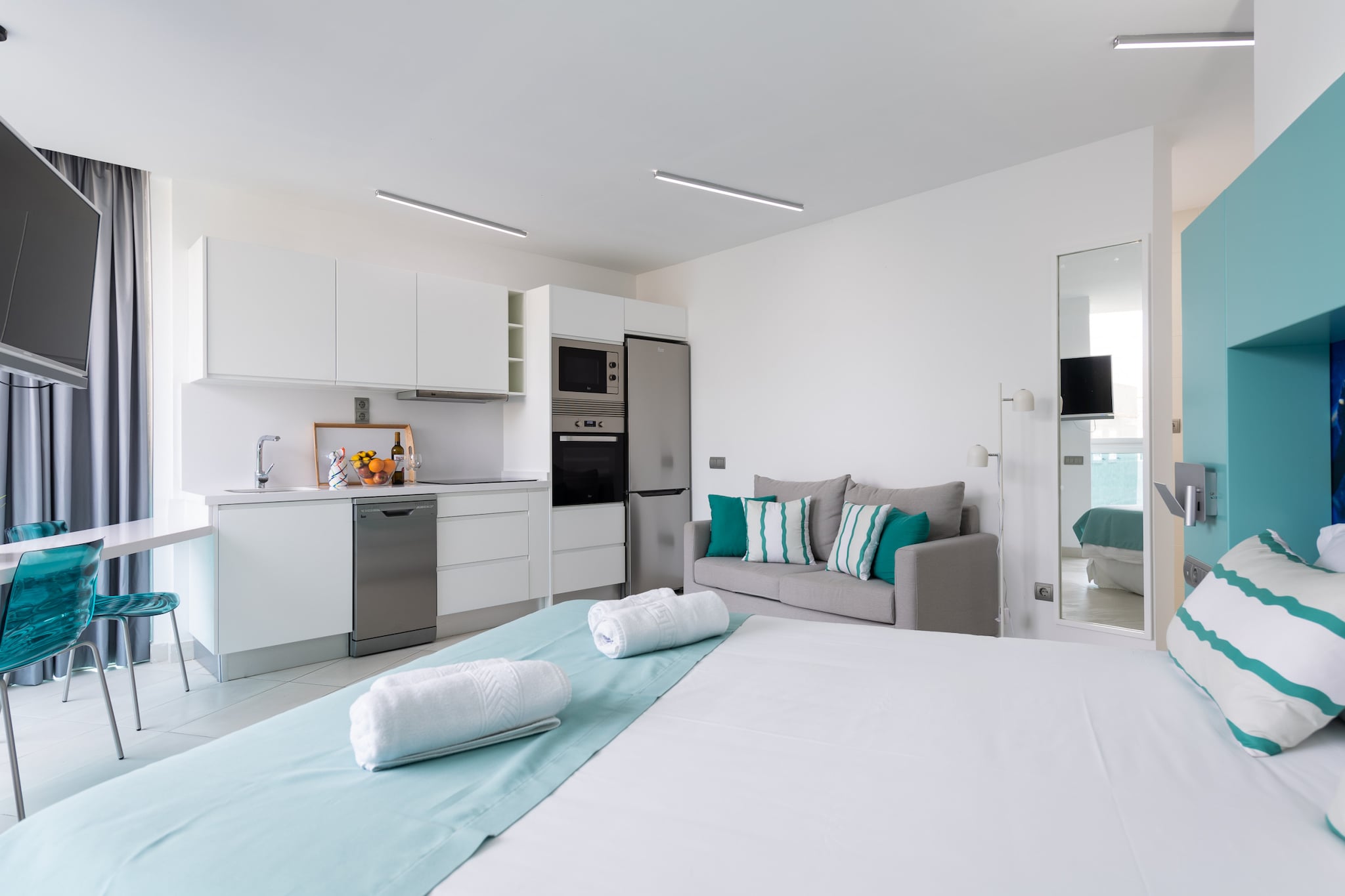 Edison Building 403 By CanariasGetaway-Salon