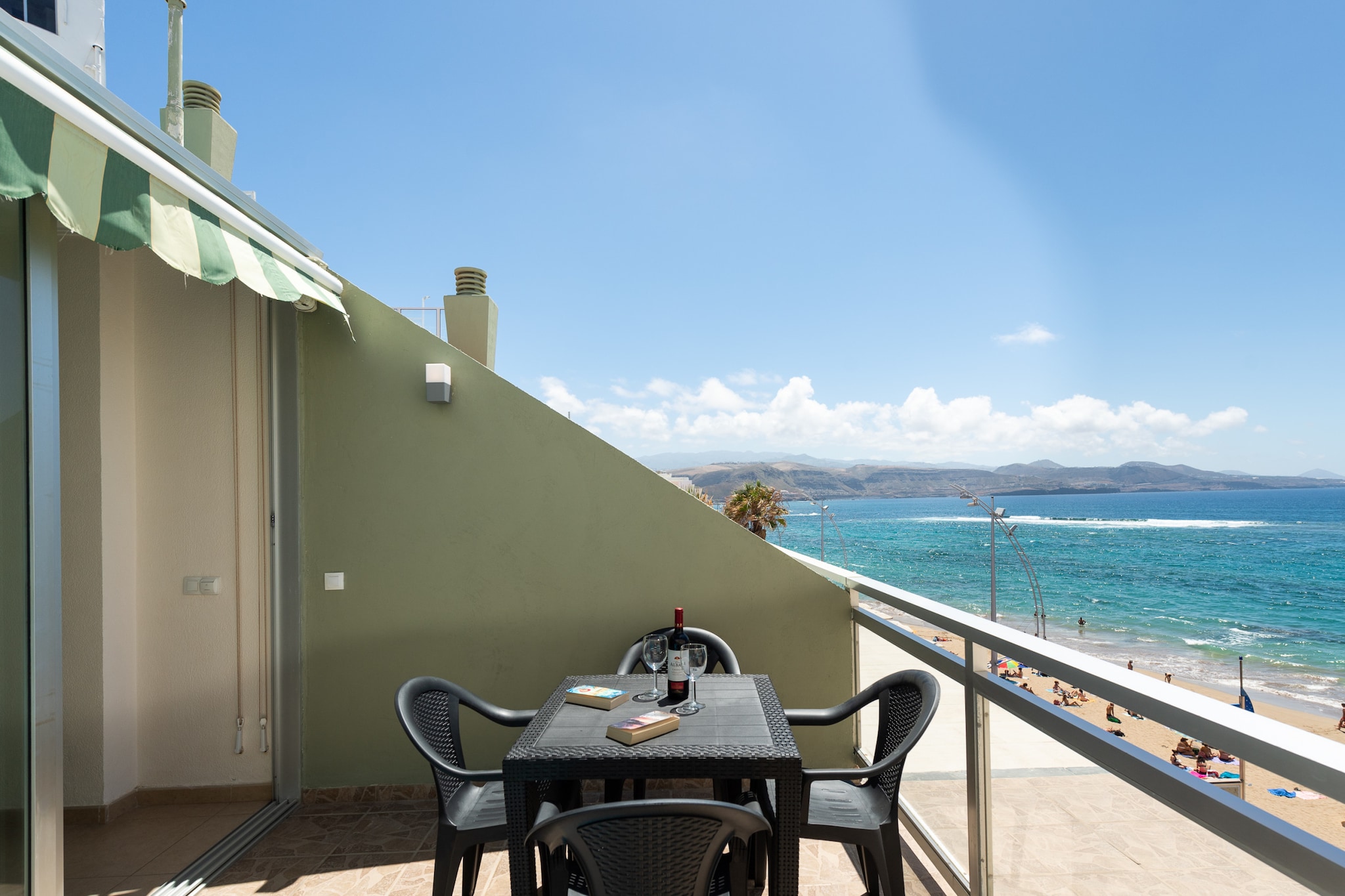 Front line with nice terrace By CanariasGetaway-Terras