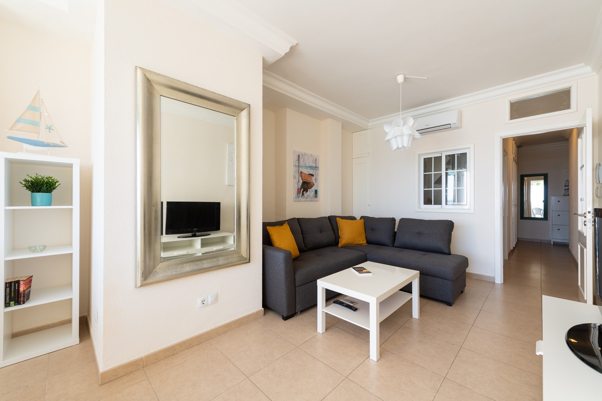 Front line with nice terrace By CanariasGetaway-Woonkamer