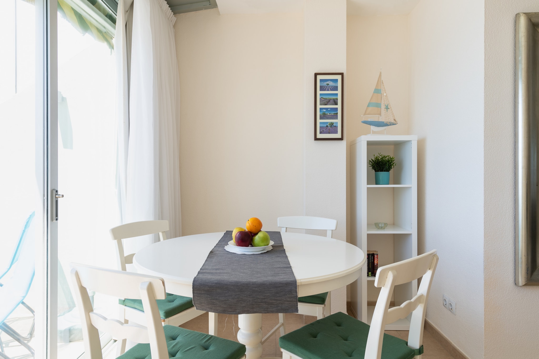 Front line with nice terrace By CanariasGetaway-Eetkamer