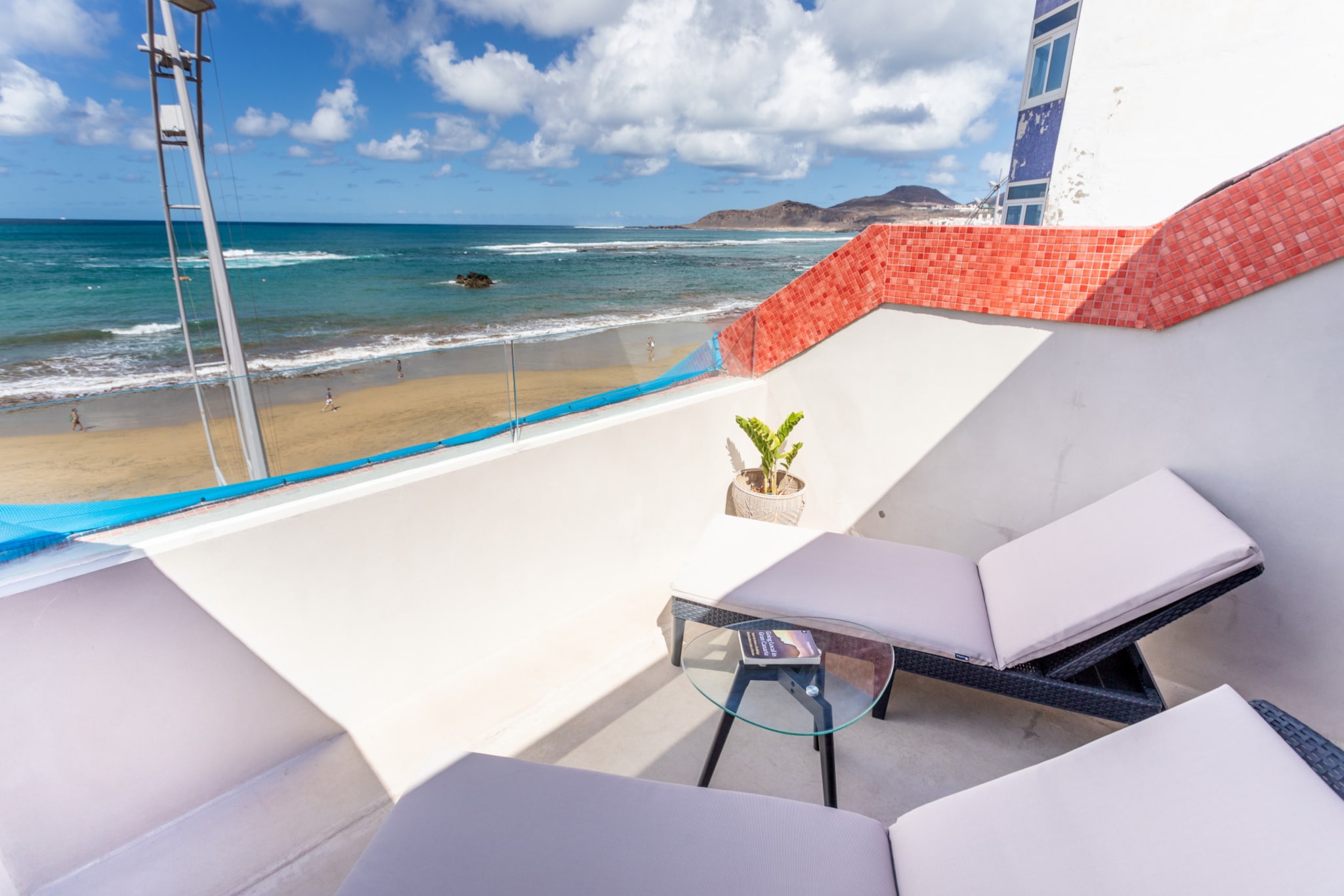 Nice beach views with terrace By CanariasGetaway-Terrasse