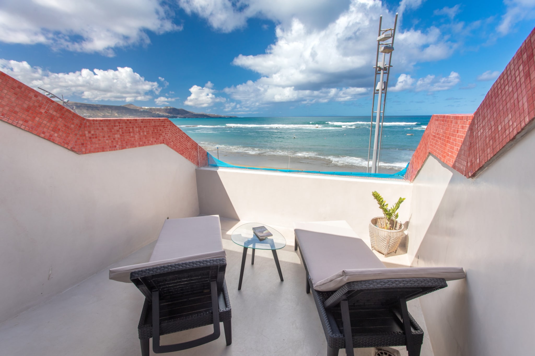 Nice beach views with terrace By CanariasGetaway-Terrasse