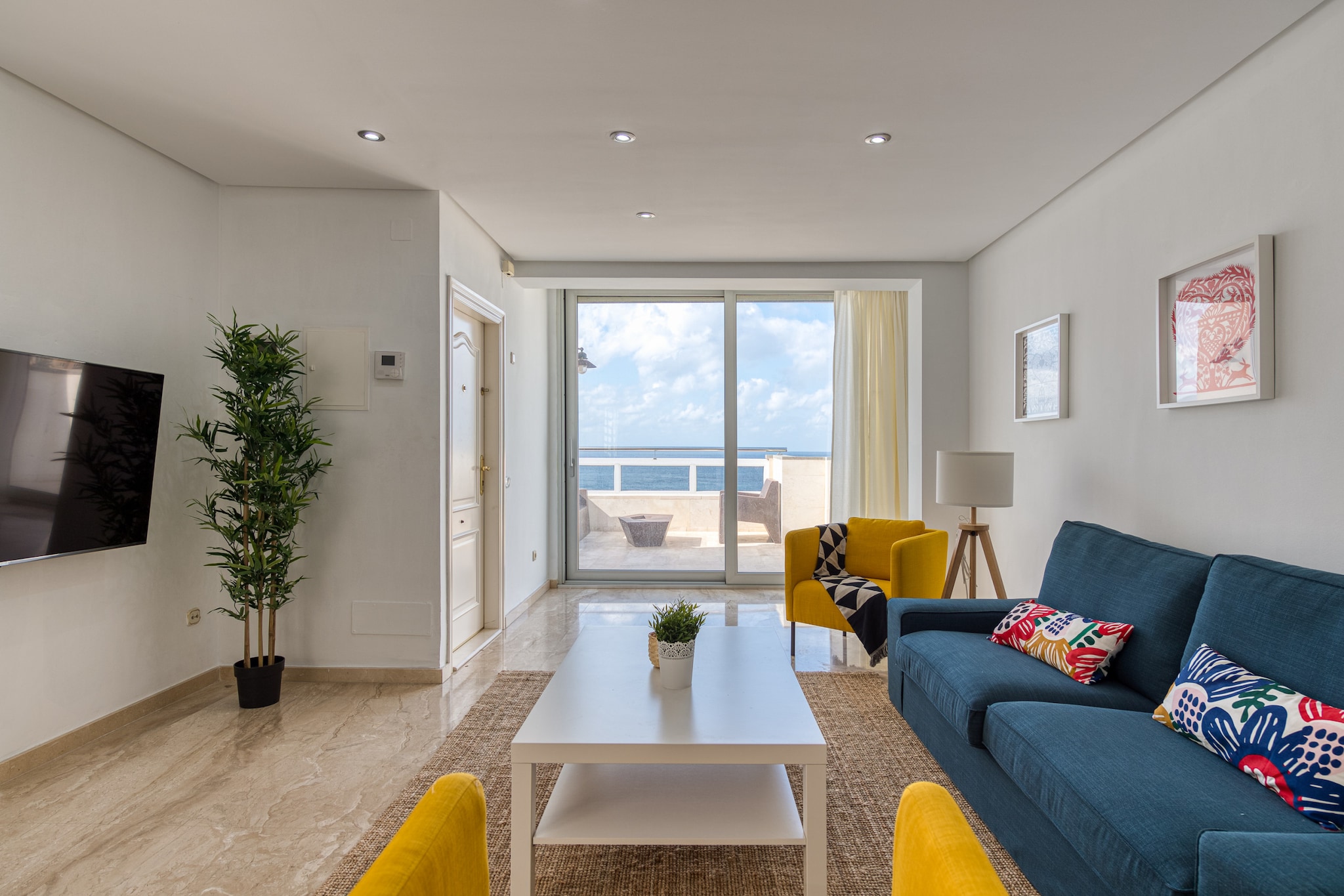 Awesome beachfront terrace By CanariasGetaway-Salon