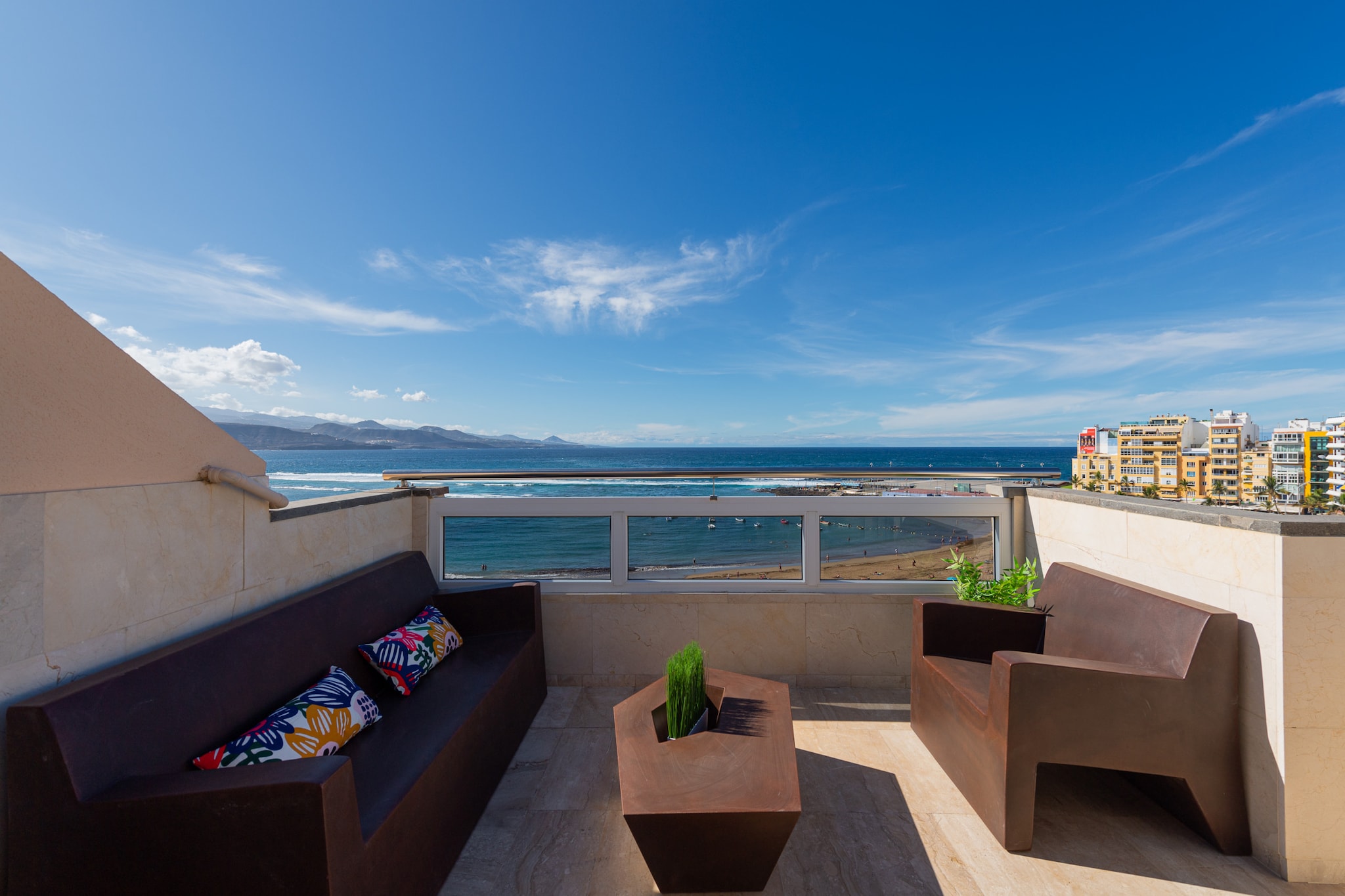 Awesome beachfront terrace By CanariasGetaway-Terrasse