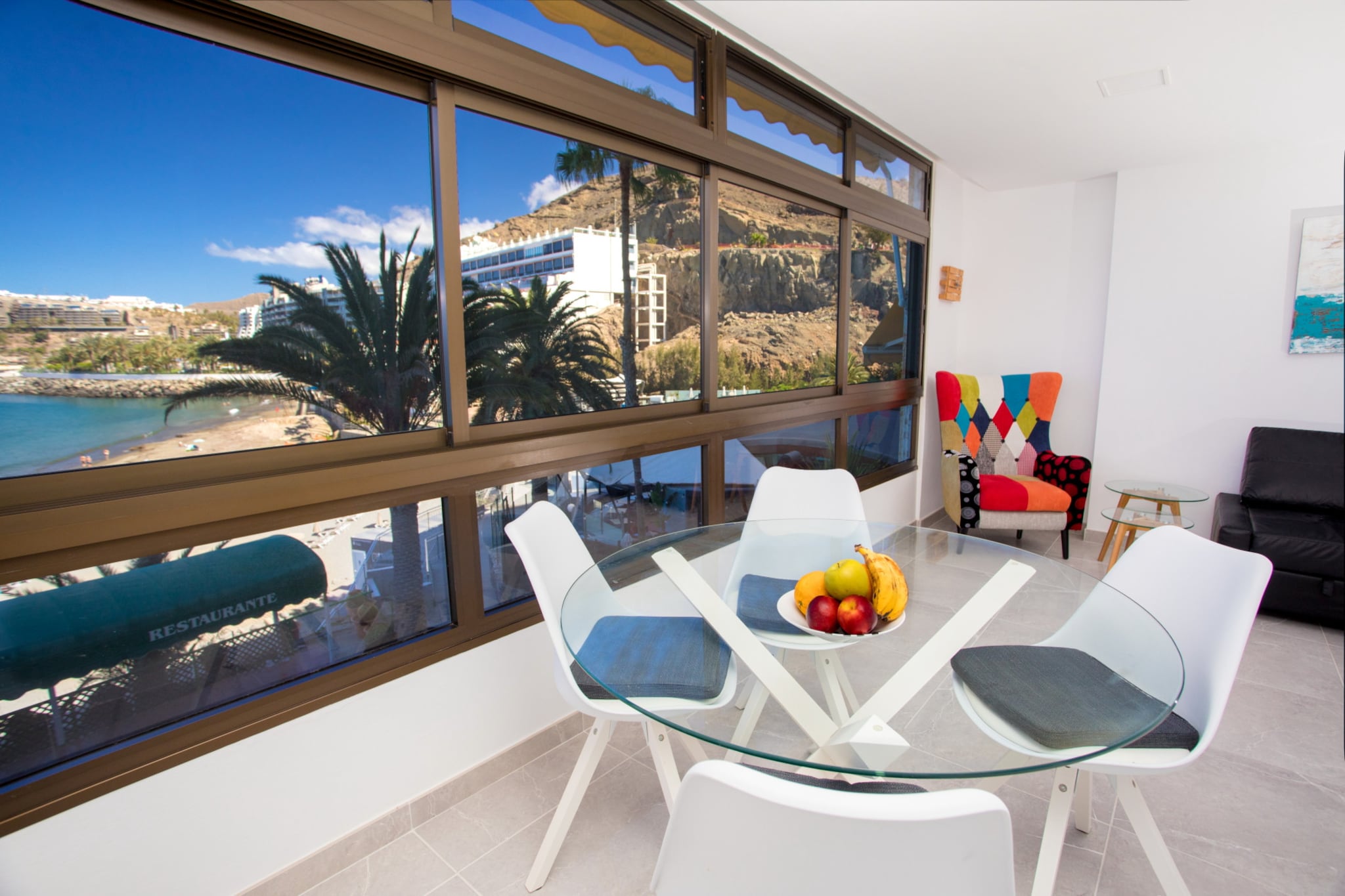 New Patalavaca ocean views By CanariasGetaway-Eetkamer