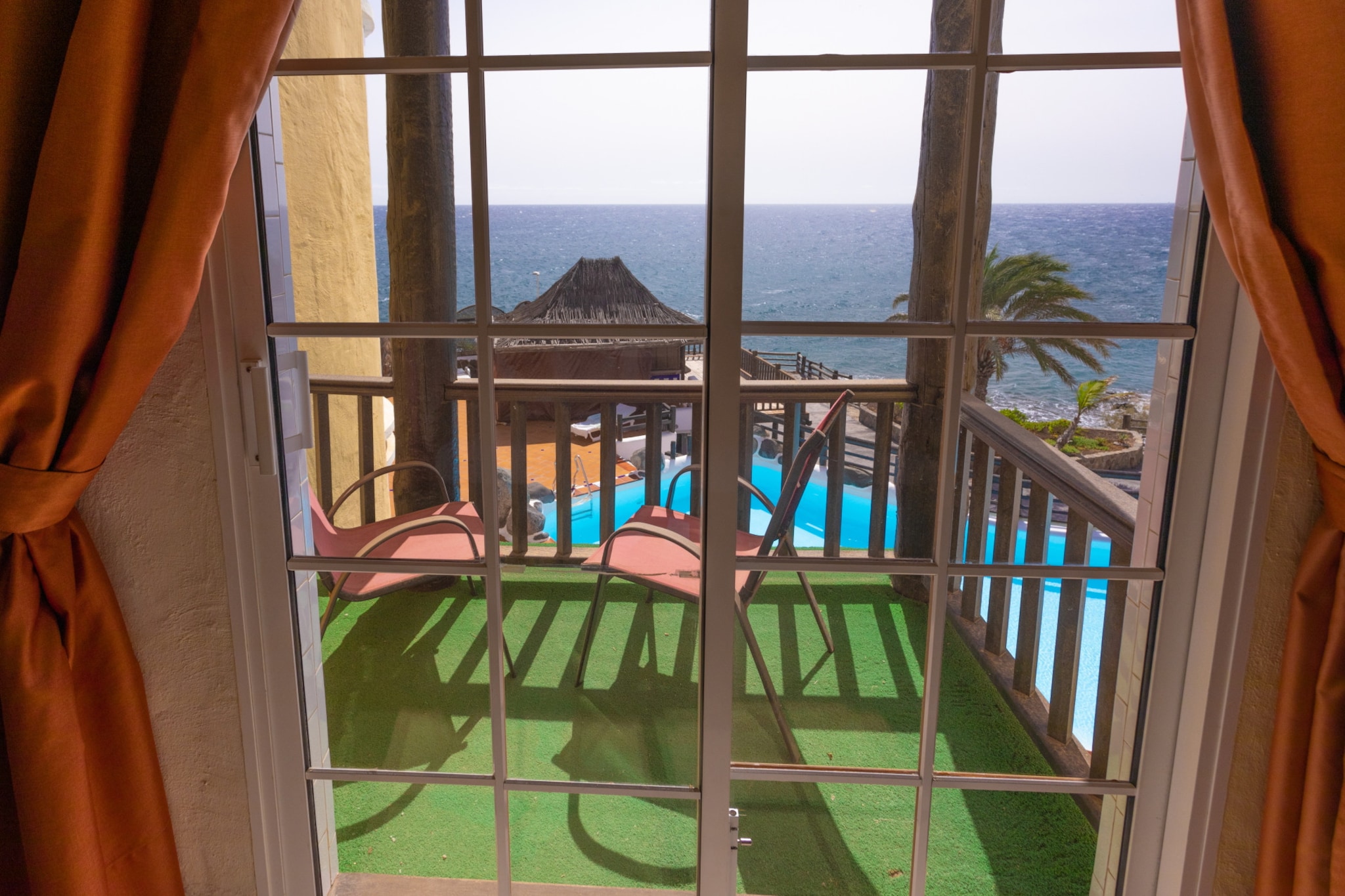 Altamar 44 balcony&pool By CanariasGetaway-Terrassenbalkon