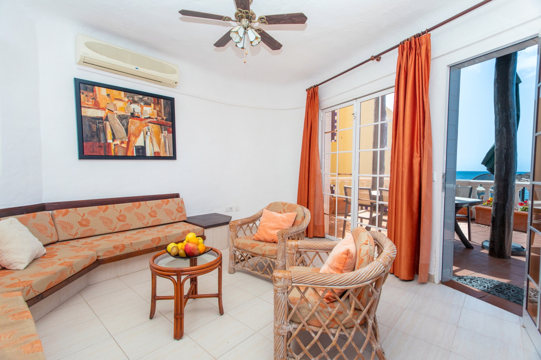 Altamar 28 with terrace&pool By CanariasGetaway-Woonkamer