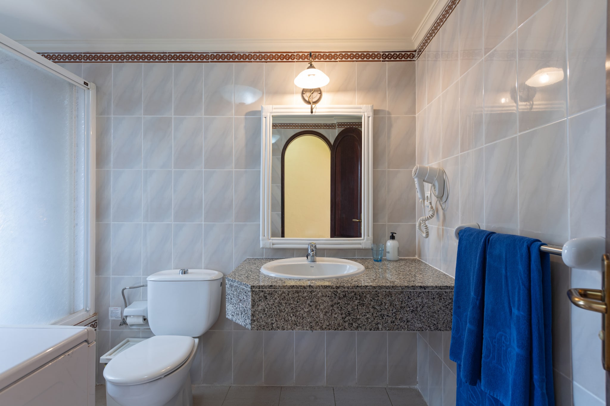 Altamar  52 with balcony&pool By CanariasGetaway-Badkamer