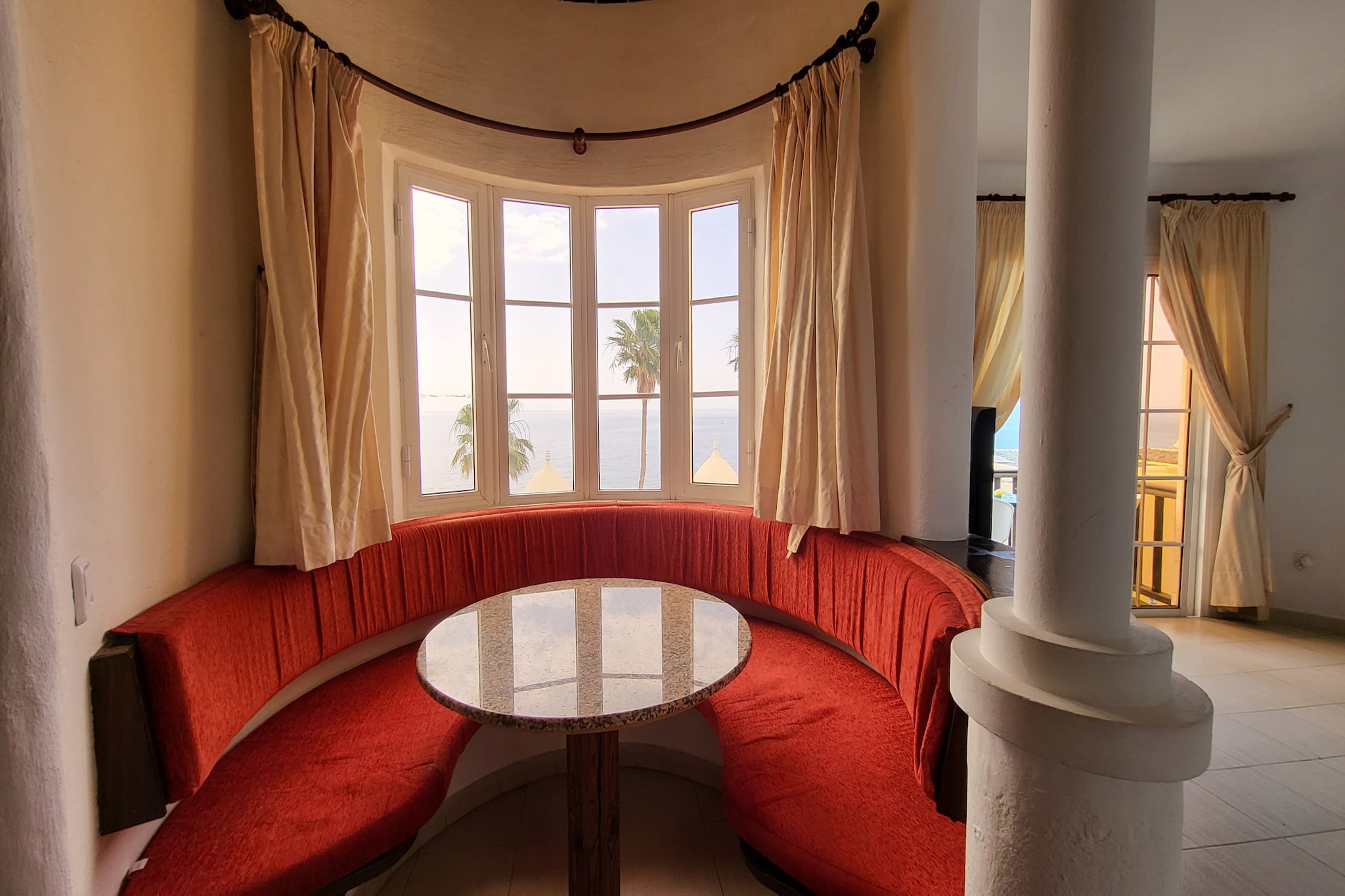Altamar  52 with balcony&pool By CanariasGetaway-Woonkamer