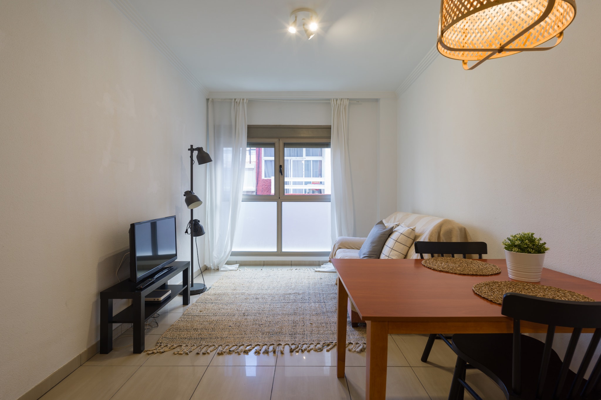 Remote Workers House By CanariasGetaway-Salle à manger