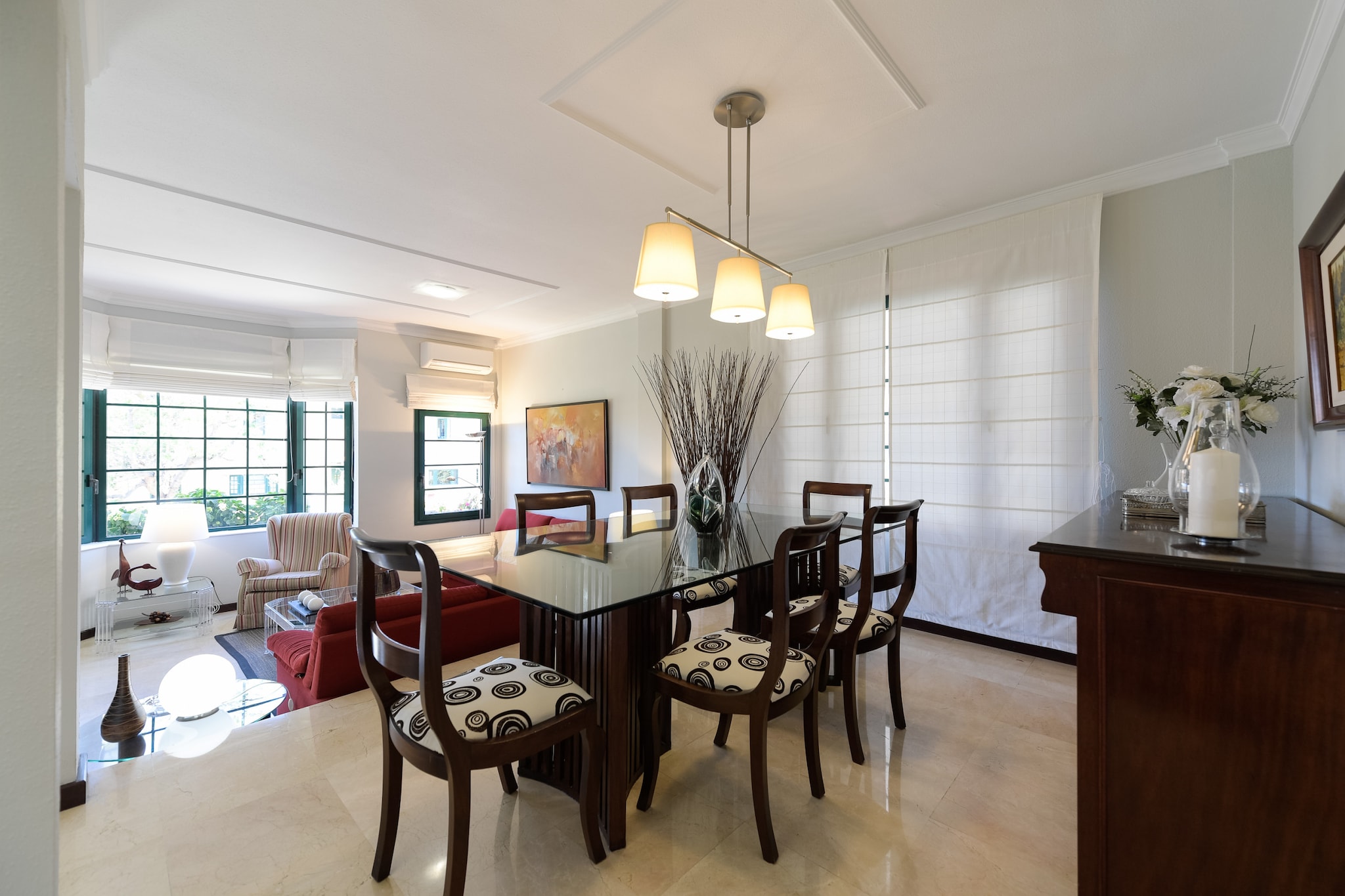 House with cozy garden BBQ and free parking-Salon