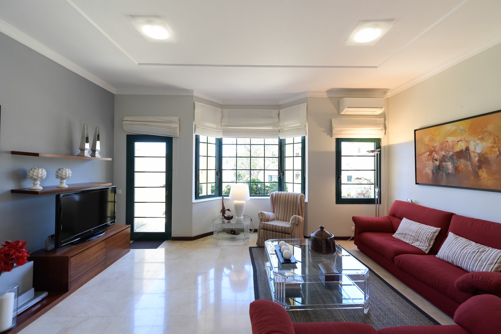 House with cozy garden BBQ and free parking-Salon