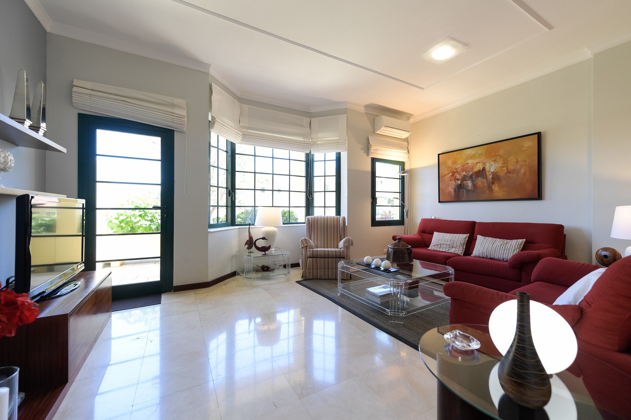 House with cozy garden BBQ and free parking-Salon