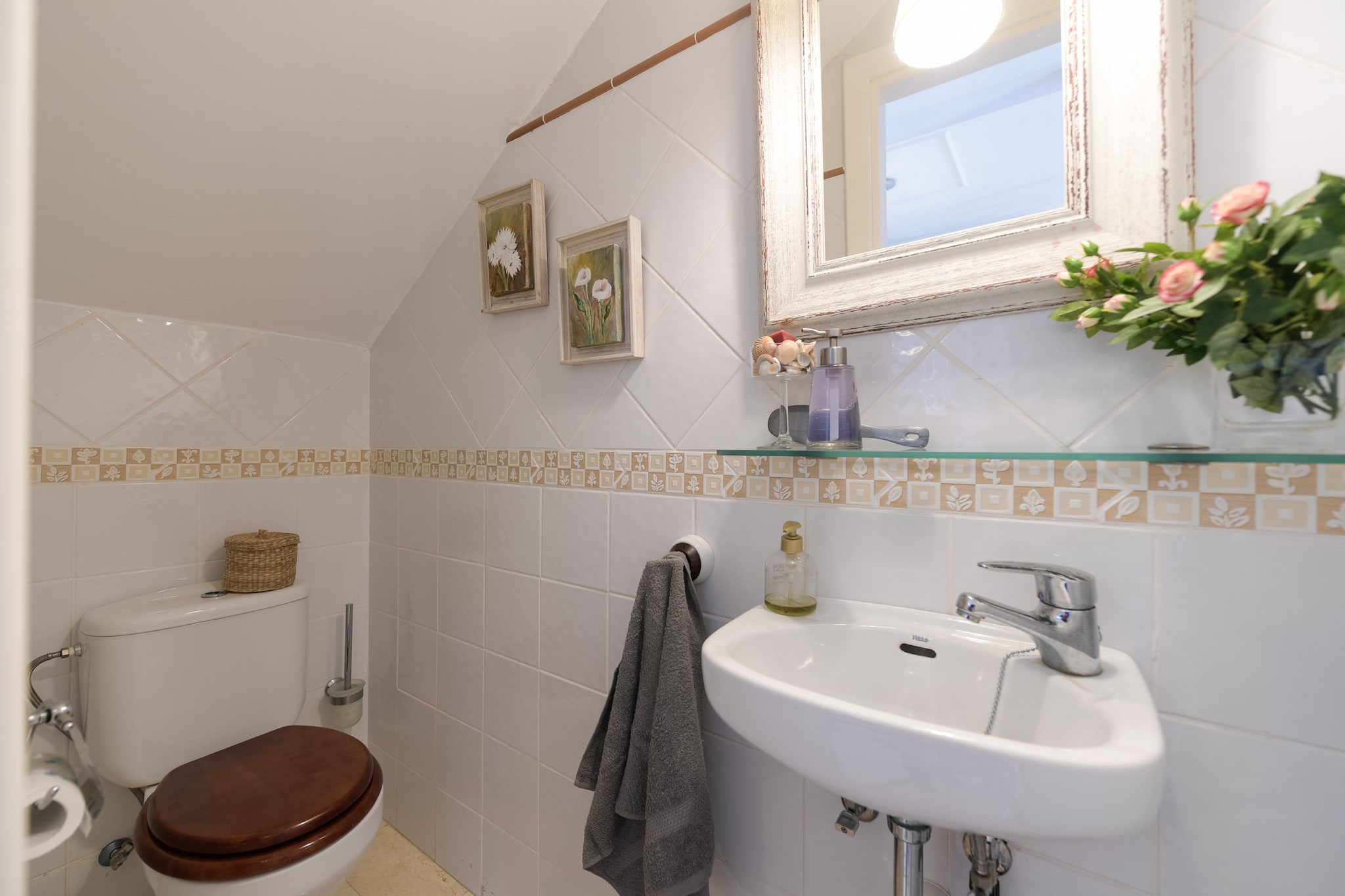 House with cozy garden BBQ and free parking-Salle de bain