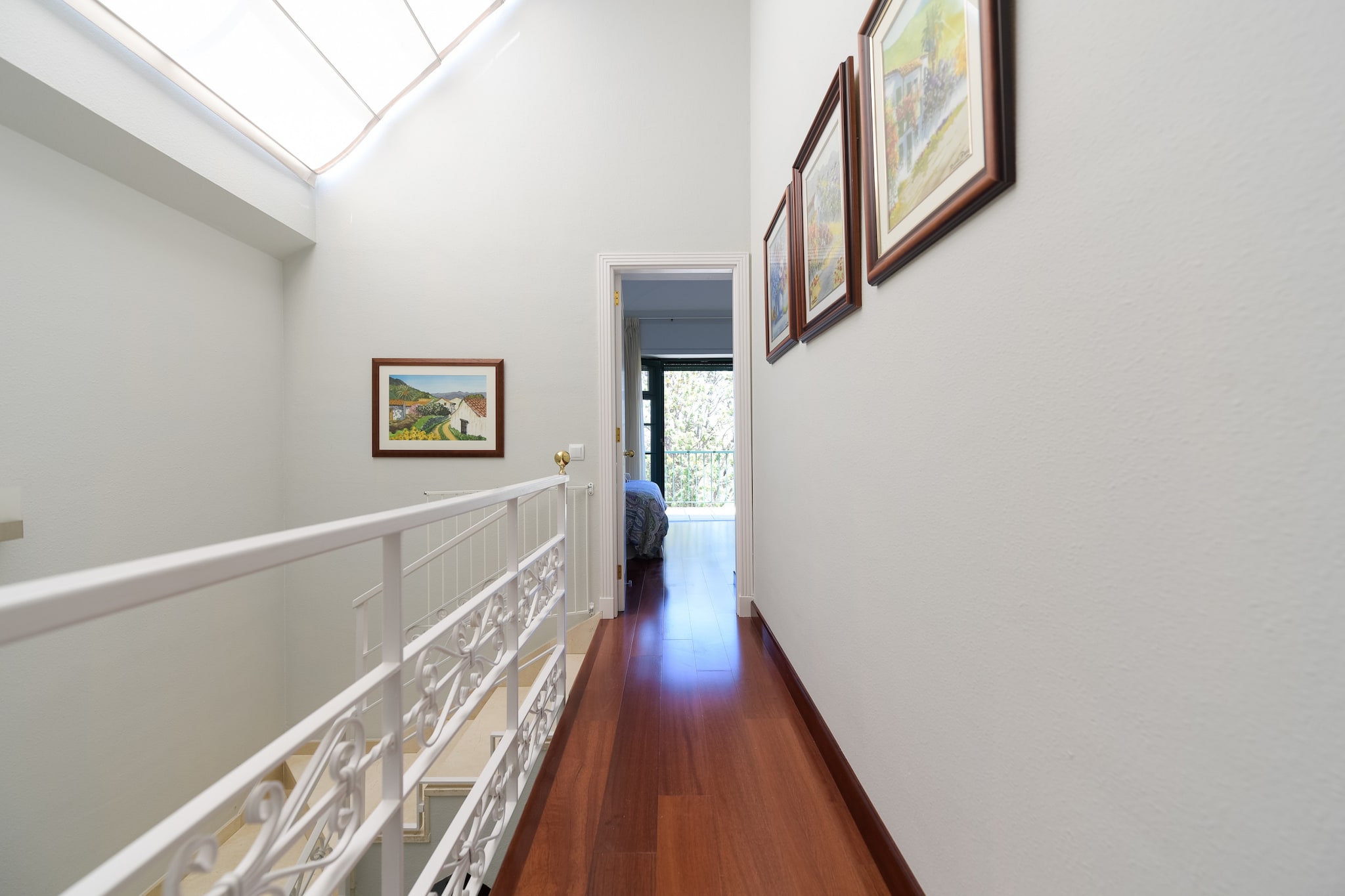House with cozy garden BBQ and free parking-Palier