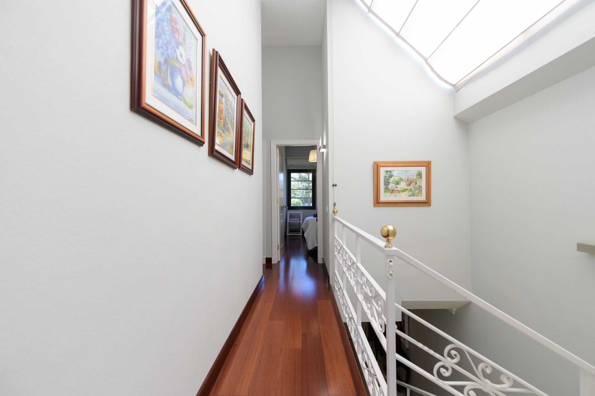 House with cozy garden BBQ and free parking-Palier