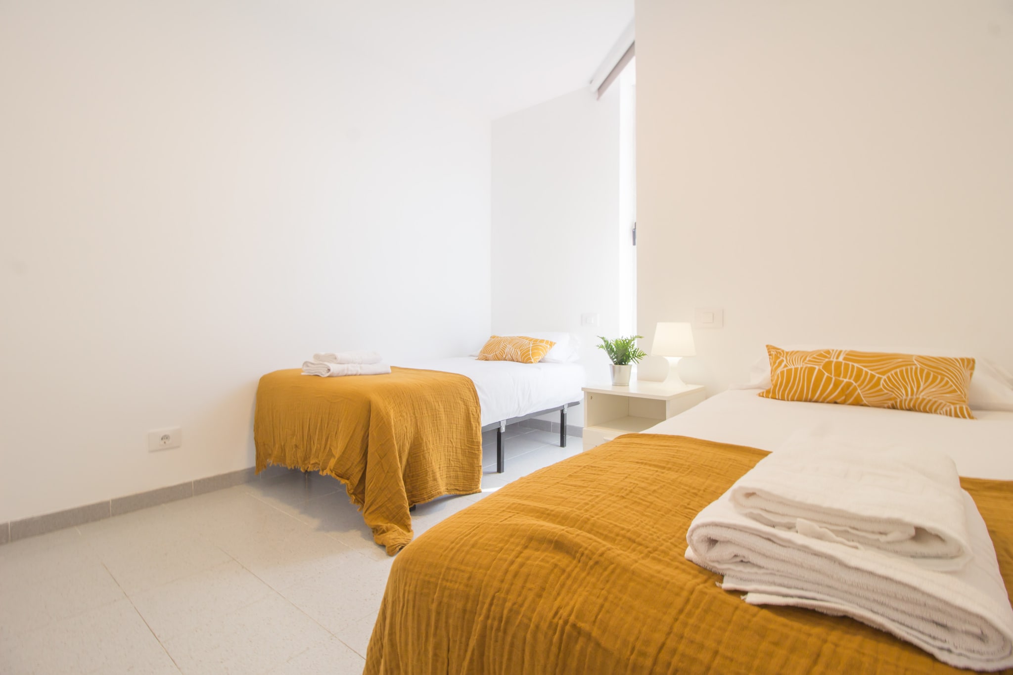 Corner Las Canteras Beach  by Canariasgetaway-Chambre