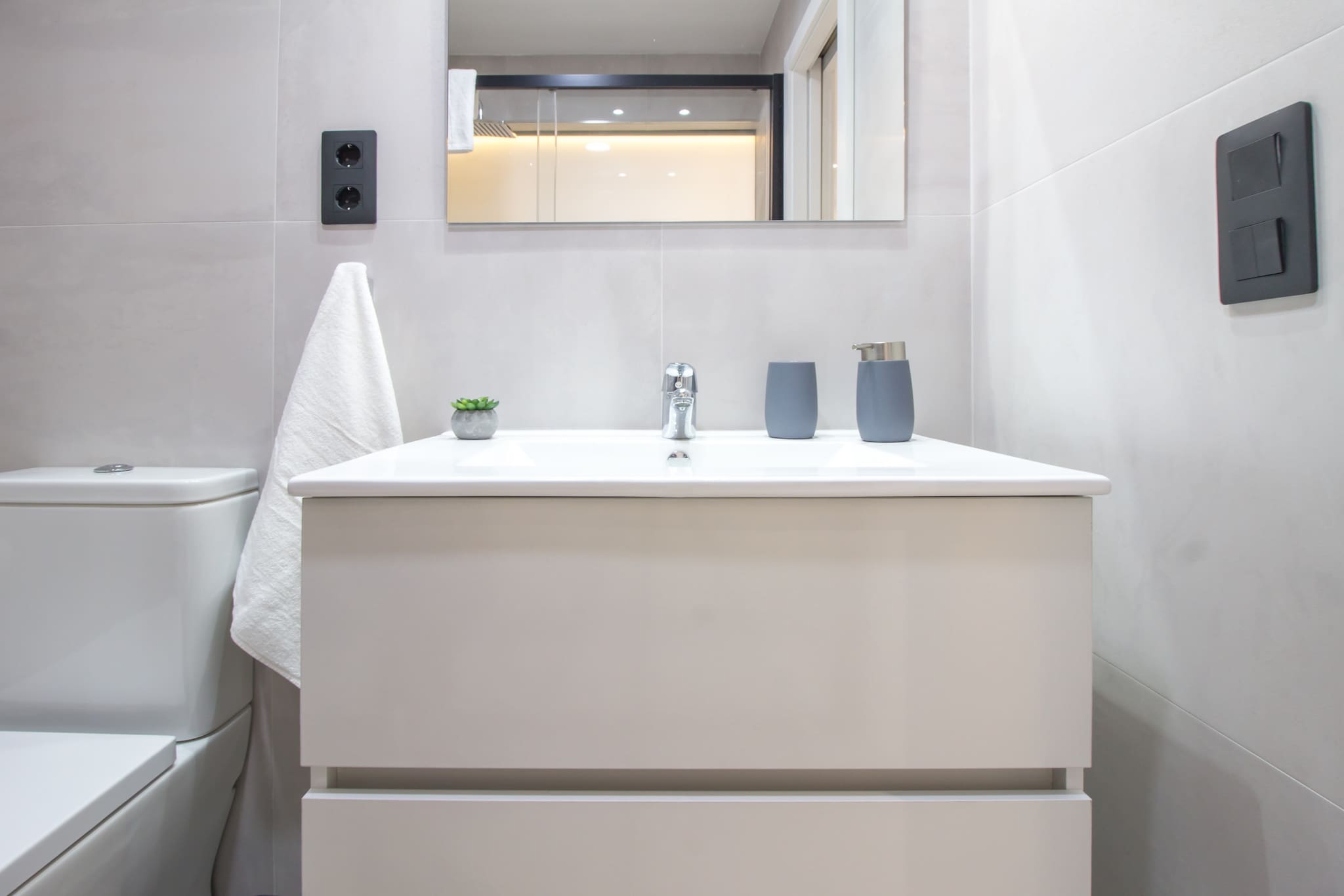 Mainstream home with balcony By  Canariasgetaway-Salle de bain