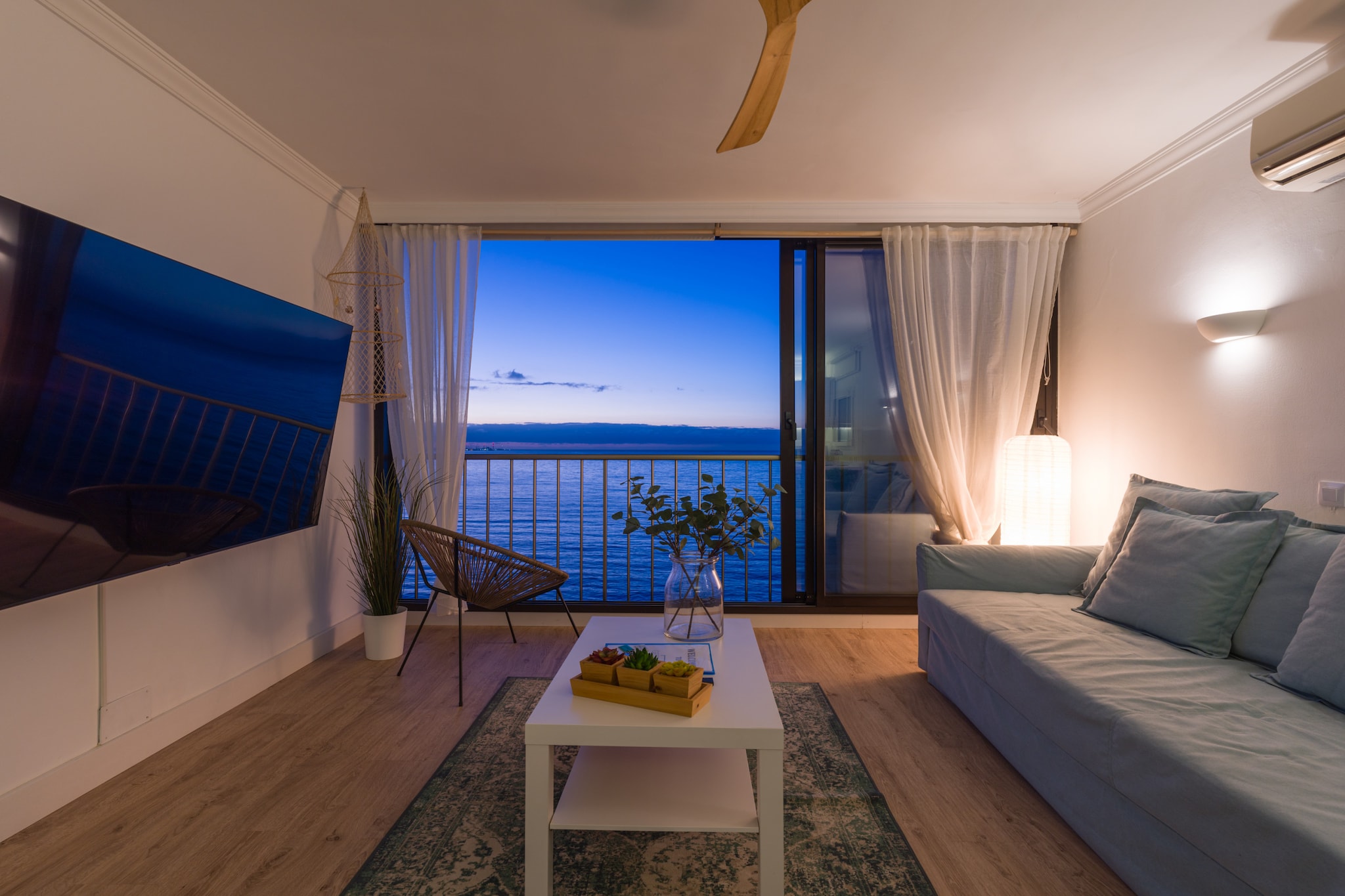 Viewpoint Over The Cliff By CanariasGetaway-Woonkamer