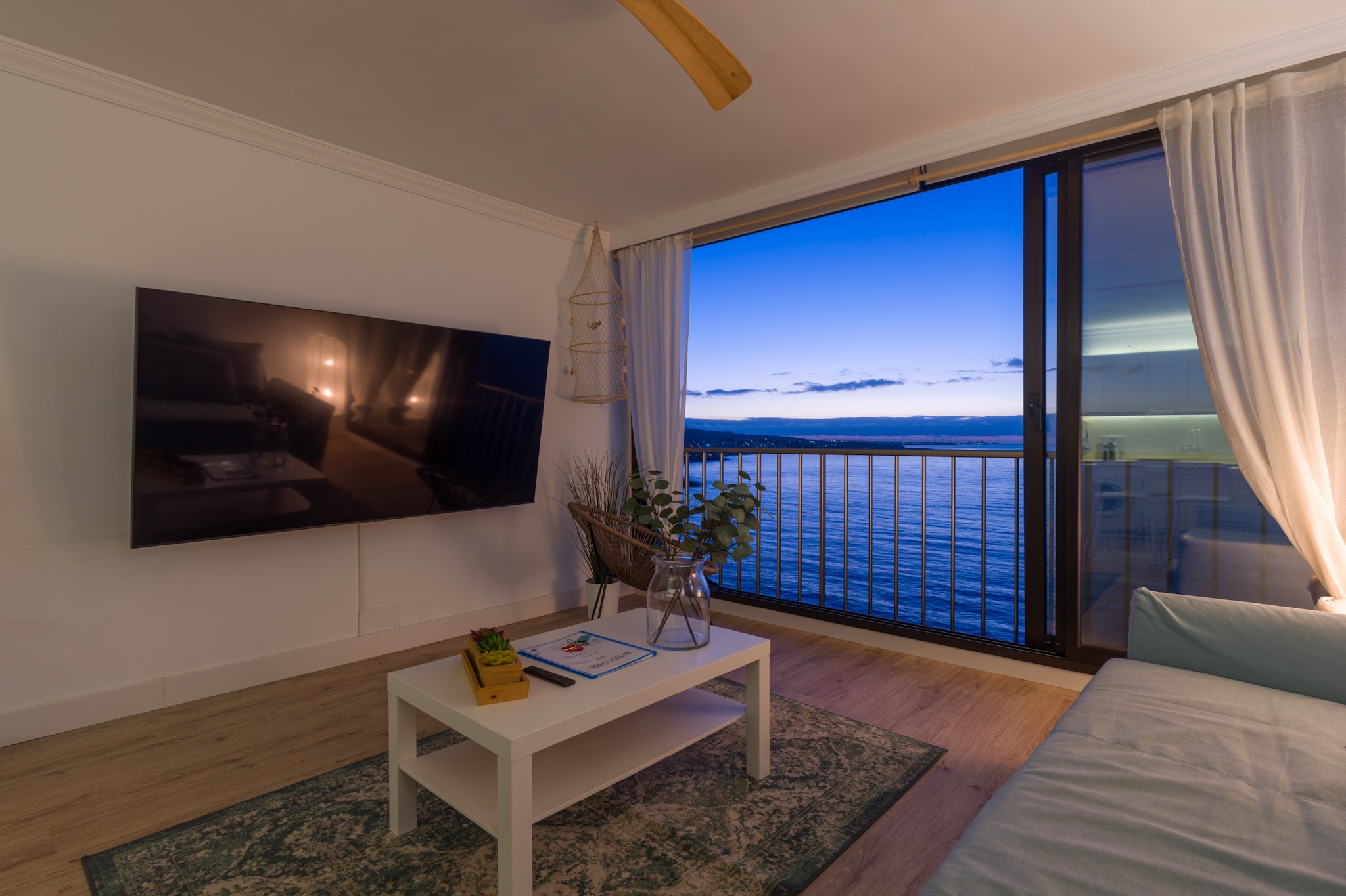 Viewpoint Over The Cliff By CanariasGetaway-Woonkamer