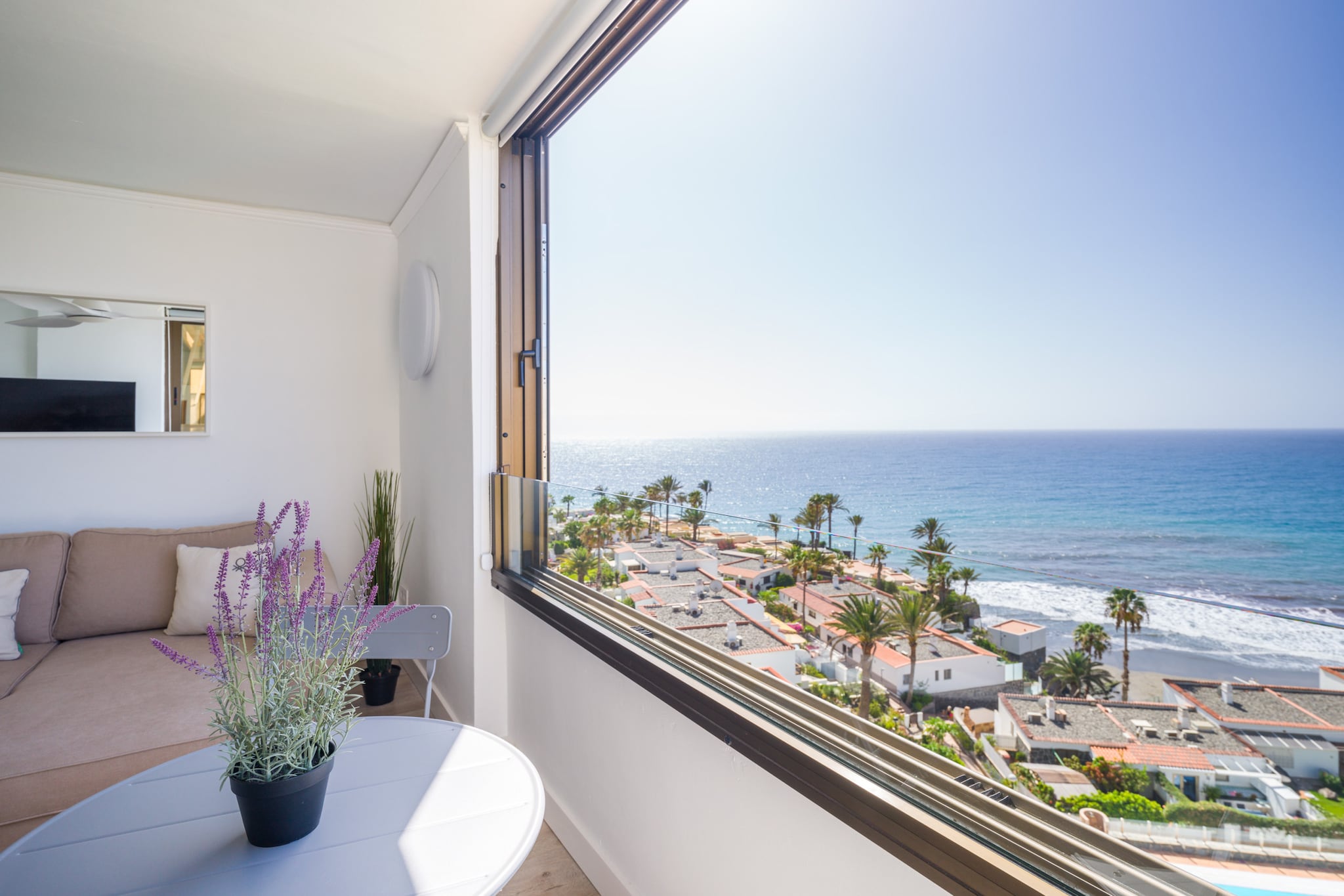Aguila Beach Ocean View 32 By CanariasGetaway-Woonkamer