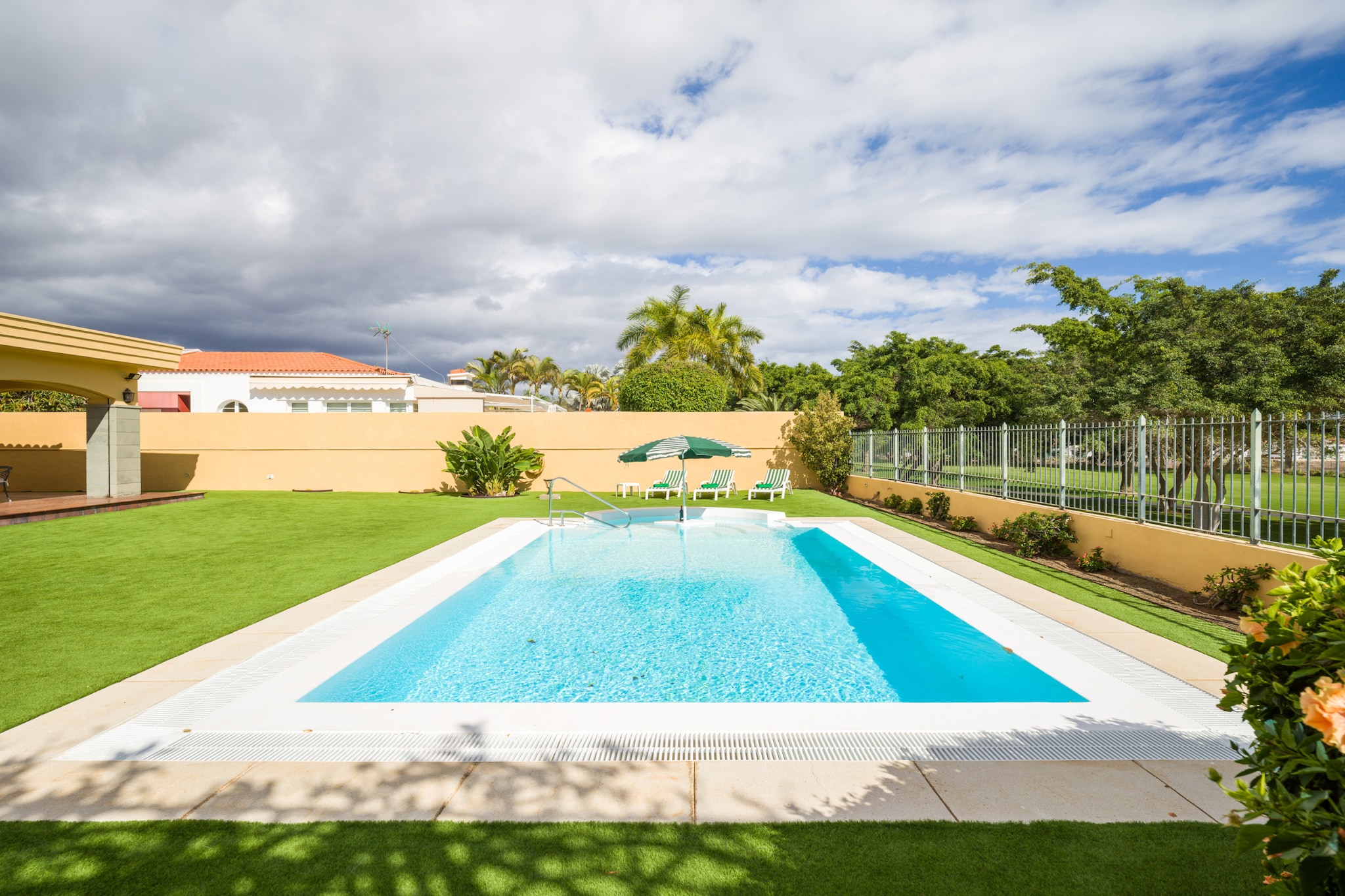 Golf Views Home By CanariasGetaway-Zwembad