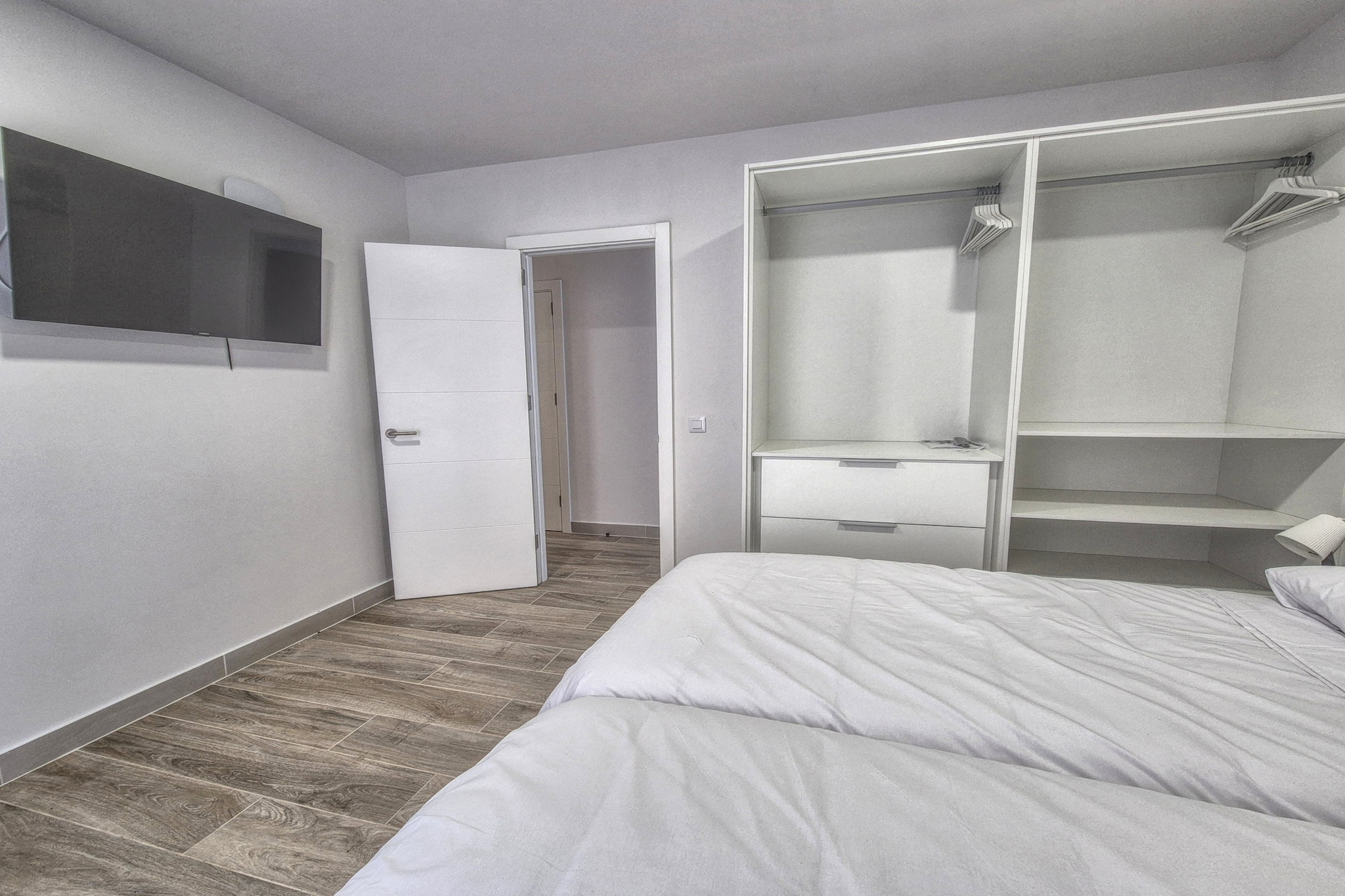Yan Building 5B BY CanariasGetaway-Chambre