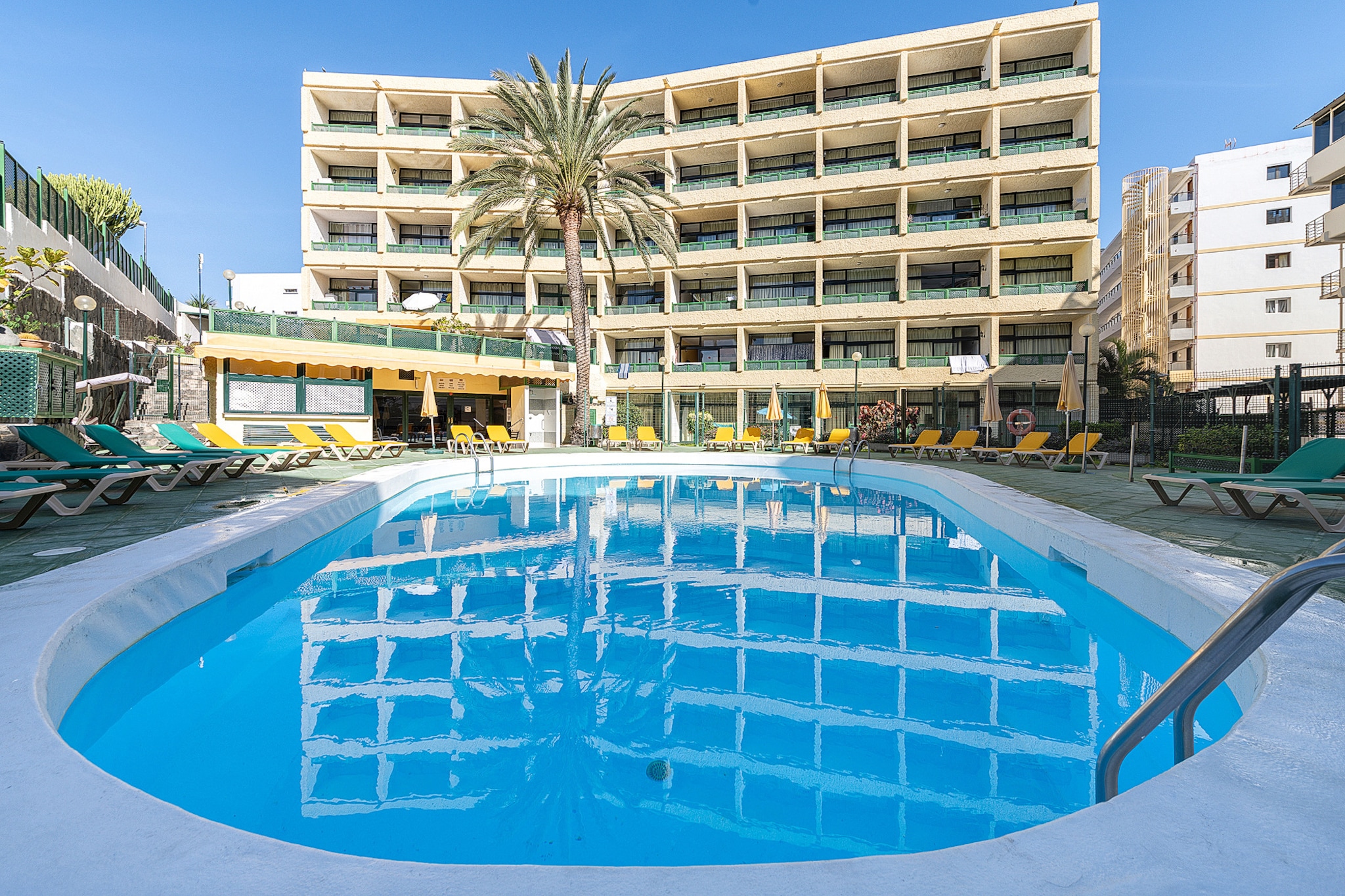 Beach View Apartment I-Zwembad