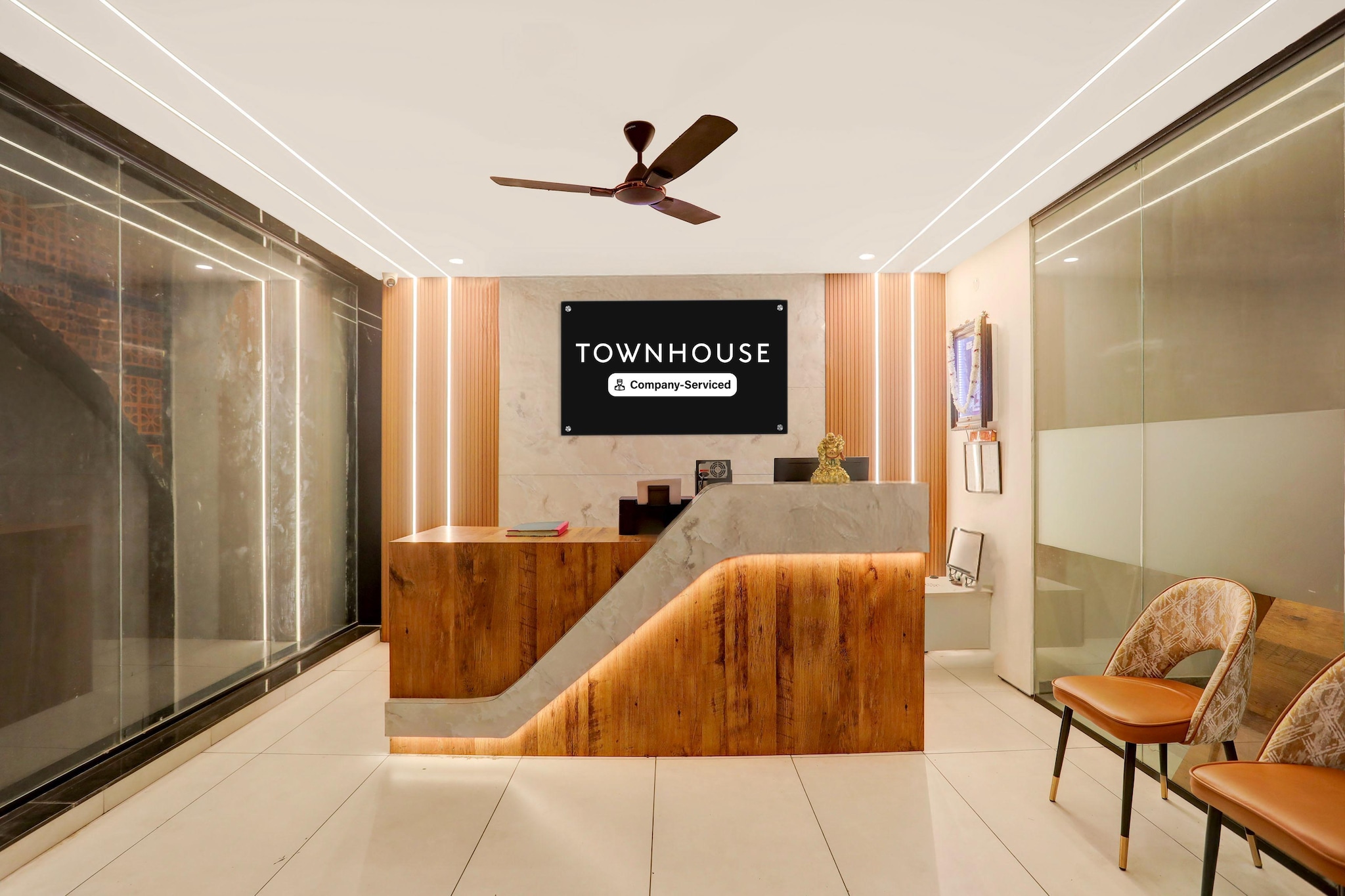 Ground floor: (bedroom(double bed, TV, seating area, air conditioning, lift, Towels incl., telephone, Floor mattress), bathroom(bathtub or shower, shower, washbasin, toilet, shampoo, body soap, hot water))