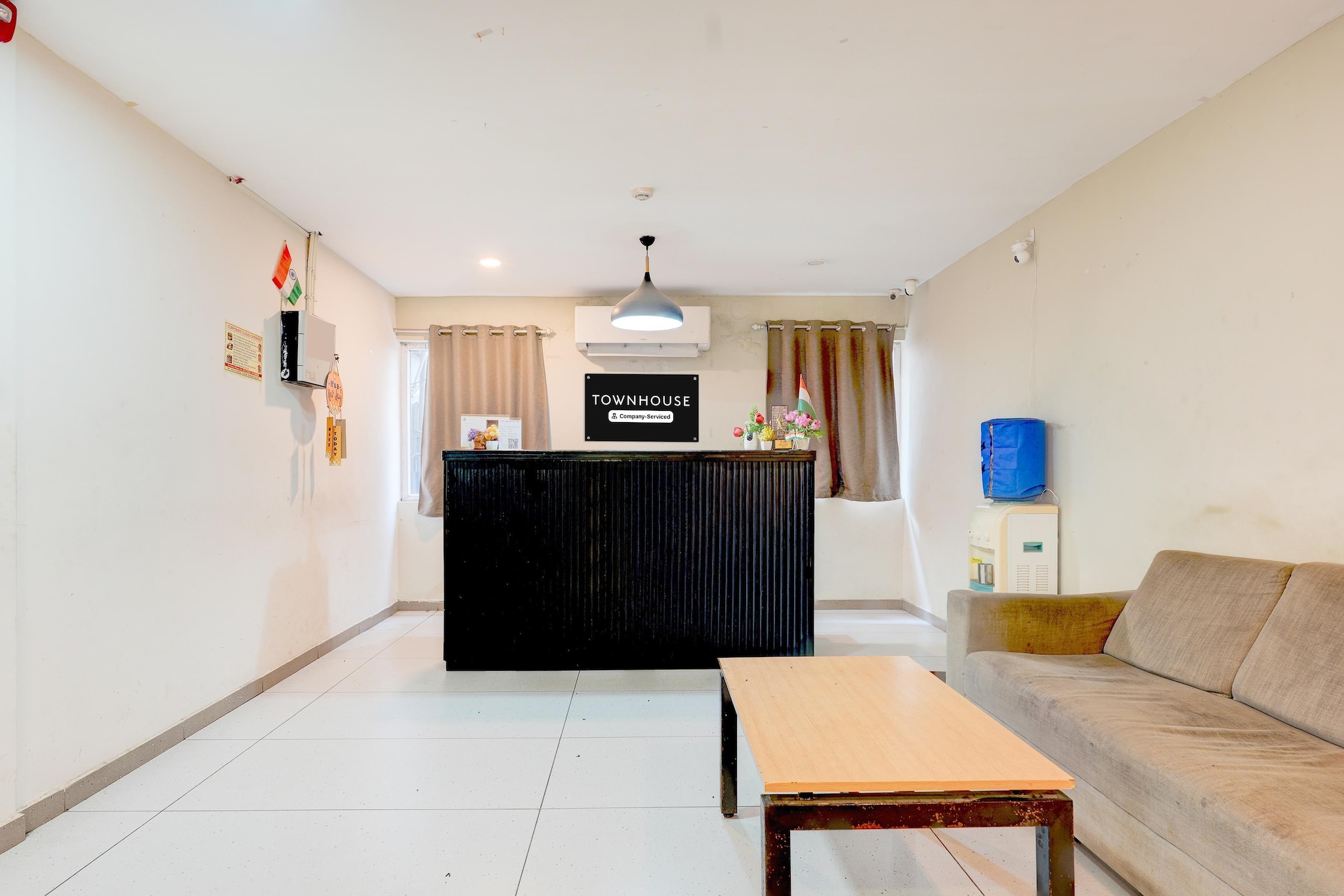 Situated within 300 metres of Pondy Bazaar and 3.7 km of Spencer Plaza Mall, Super Townhouse T Nagar Chennai features rooms with air conditioning and a private bathroom in Chennai. Among the facilities of this property are a restaurant, room service and a 24-hour front desk, along with free WiFi throughout the property. The property is 6.4 km from the city centre and 4.8 km from Government Museum Chennai.
All rooms at the hotel are fitted with a seating area, a flat-screen TV with satellite channels and a private bathroom with free toiletries and a bath or shower. All guest rooms have a desk.
Anna University is 5.8 km from Super Townhouse T Nagar Chennai, while Ma Chidambaram Stadium is 6.2 km from the property. Chennai International Airport is 10 km away.
Unmarried couples are warmly welcome at this property.
Guests with local ID proof are warmly welcome.
Early Check-In Policy: A full day’s room rate will be charged for check-ins before 6:00 AM. Complimentary early check-in is available between 6:00 AM and 10:00 AM, subject to room availability.
Check-in is only available to guests aged 18 and above. Please provide a government-issued ID to confirm your age.