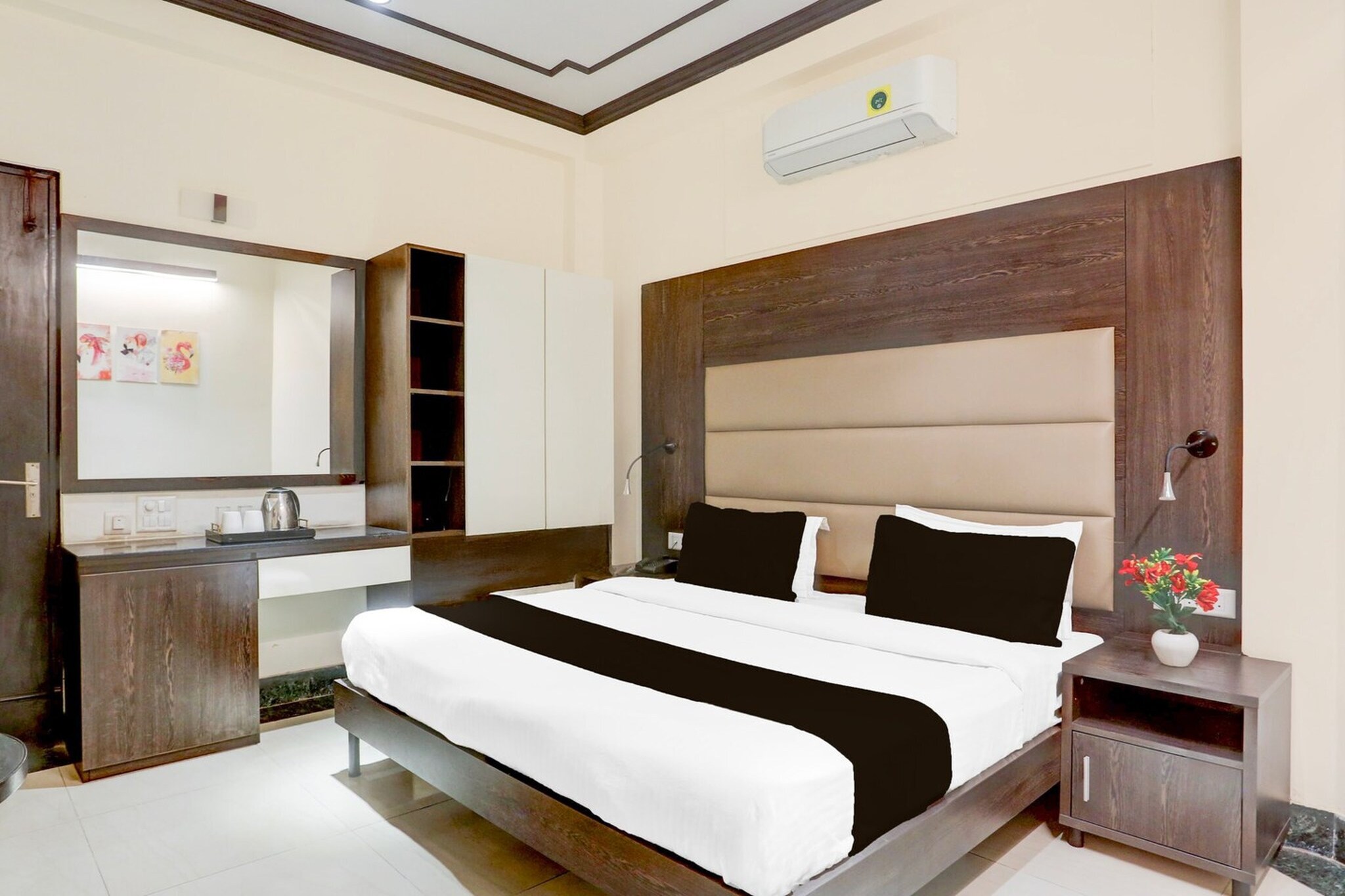 Comfortable Accommodation: Itsy Hotels Nv, Sushant Lok in Gurugram offers family rooms with air-conditioning, private bathrooms, and free WiFi throughout the property. Each room includes a work desk, TV, and free toiletries.
Dining Experience: The family-friendly restaurant serves Indian and local cuisines with vegetarian options. Guests can enjoy continental and à la carte breakfasts, including local specialities and warm dishes.
Convenient Facilities: The hotel provides a paid airport shuttle service, 24-hour front desk, housekeeping, room service, and free parking. Additional amenities include a workout area and full-day security.
Prime Location: Located 12 km from Delhi International Airport, the hotel is near attractions such as MG Road (4 km) and Qutub Minar (15 km). Guests appreciate the attentive staff and excellent service support.
Unmarried couples are warmly welcome at this property.
Guests with local ID proof are warmly welcome.
Early Check-In Policy: A full day’s room rate will be charged for check-ins before 6:00 AM. Complimentary early check-in is available between 6:00 AM and 10:00 AM, subject to room availability.
Check-in is only available to guests aged 18 and above. Please provide a government-issued ID to confirm your age.