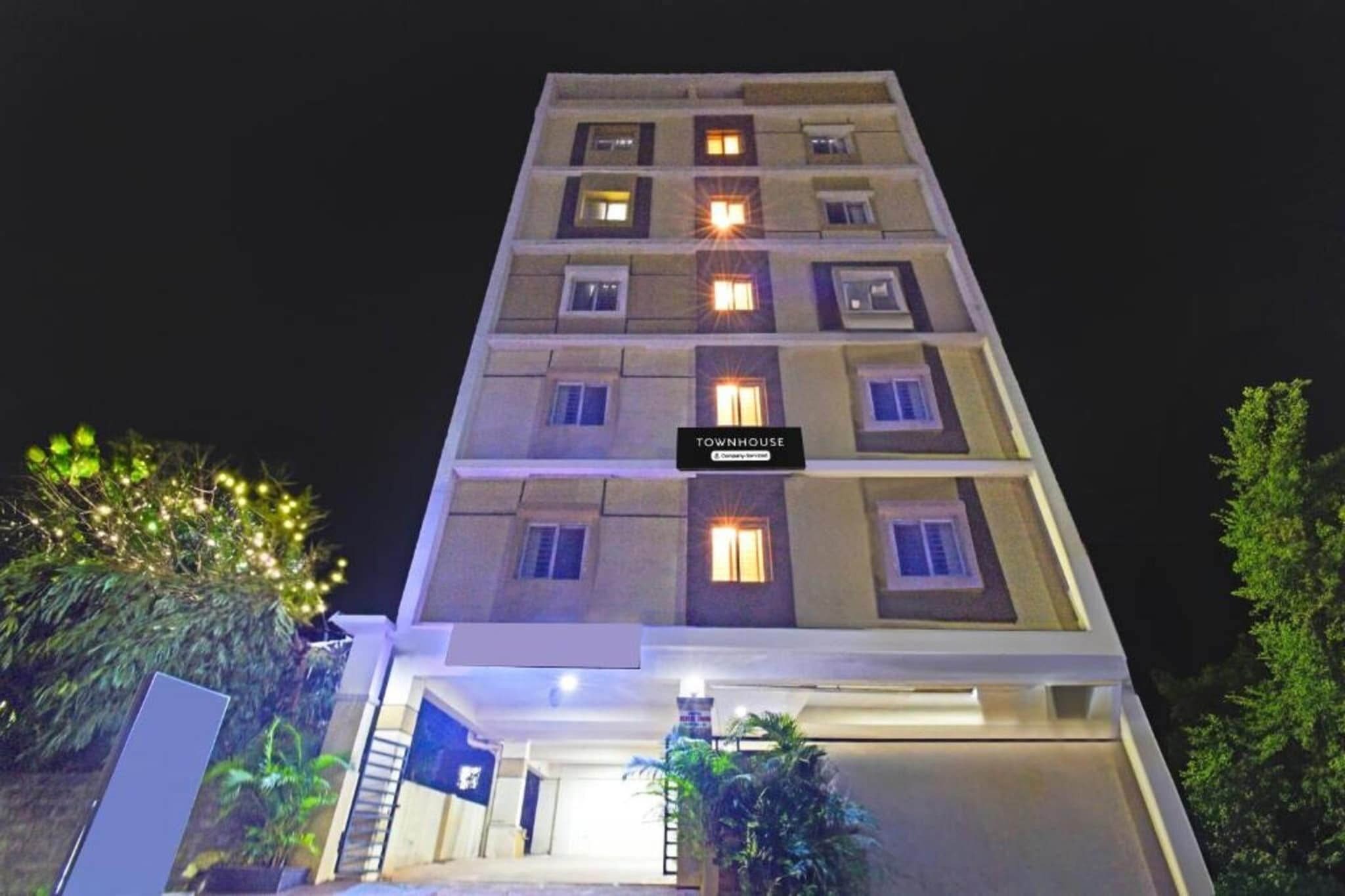 Townhouse Kondapur Near Botanical Garden