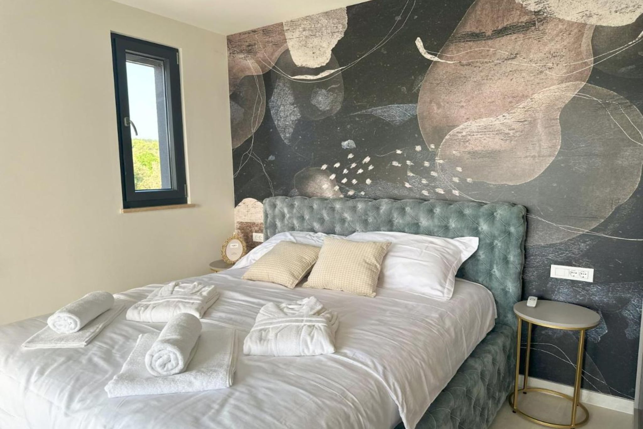 Leonarda Waterfront Residences- Three-Bedroom Penthouse with Infinity Pool (The Skyview Penthouse) - S4-Slaapkamer