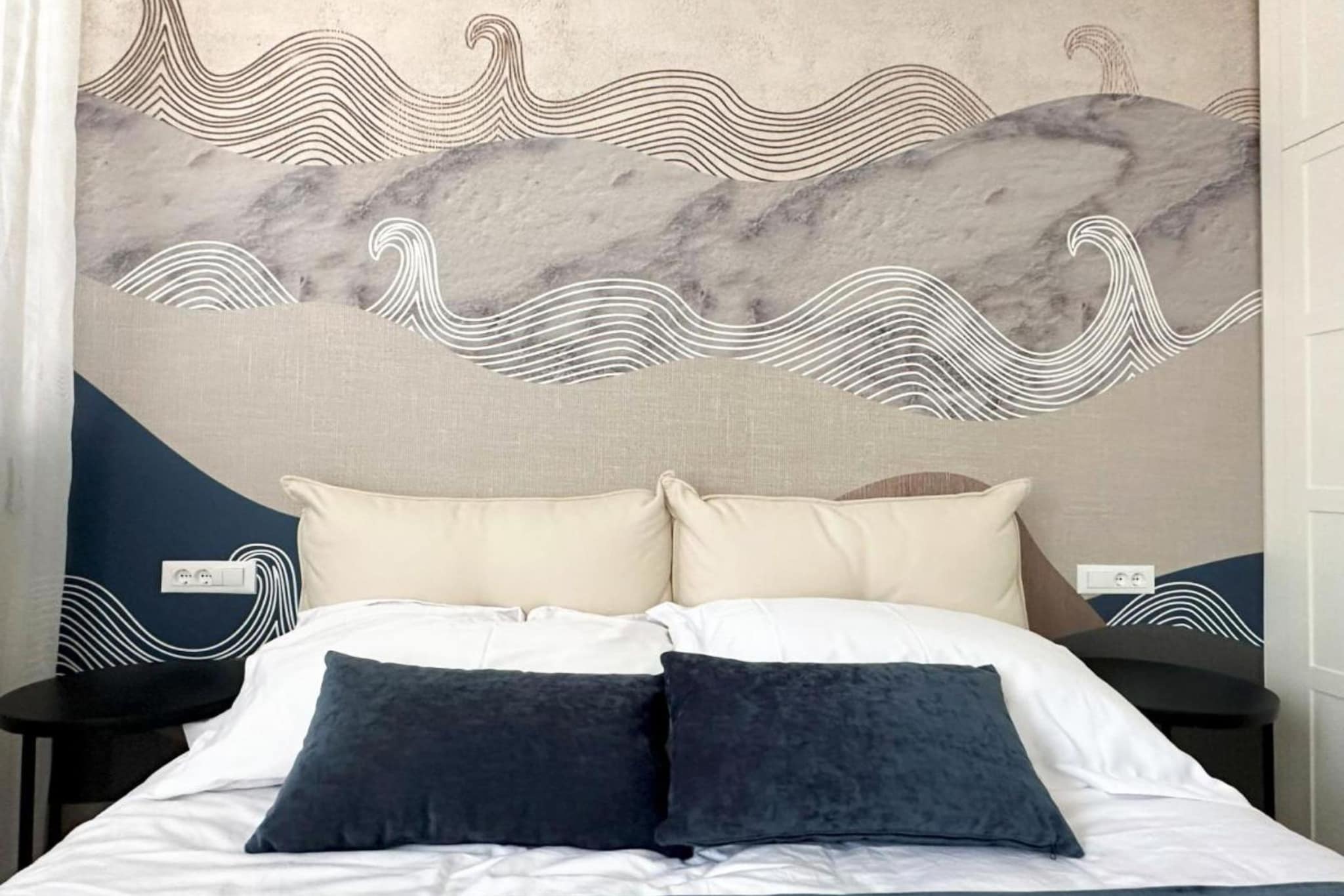 Leonarda Waterfront Residences- One-Bedroom Apartment With Terrace (The Sunset One) -S2-Slaapkamer
