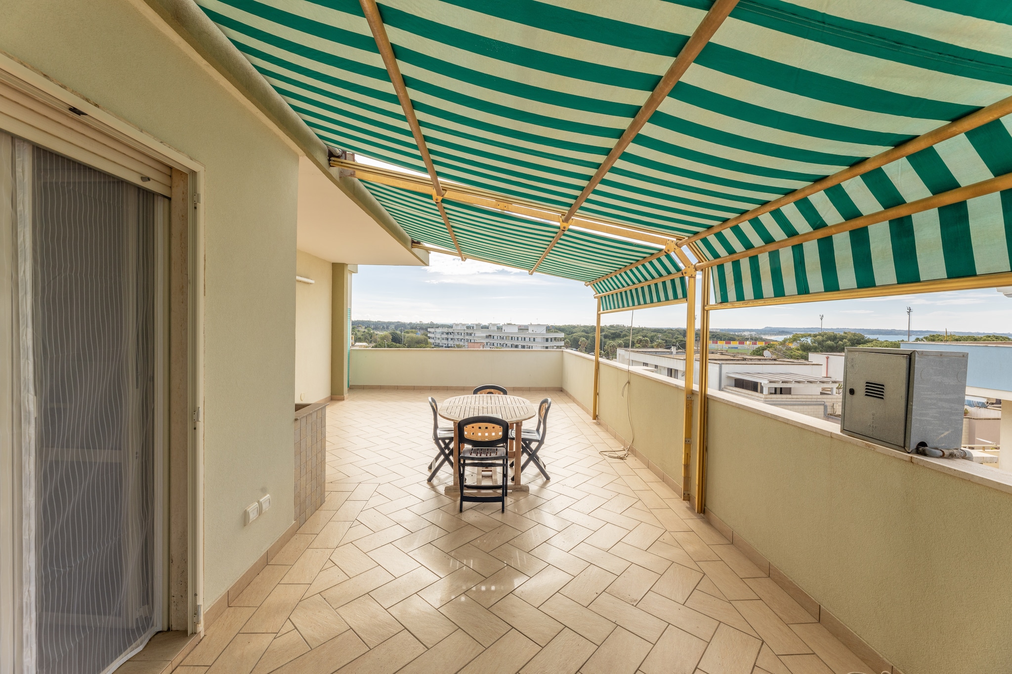 CVG 40-Terrace balcony