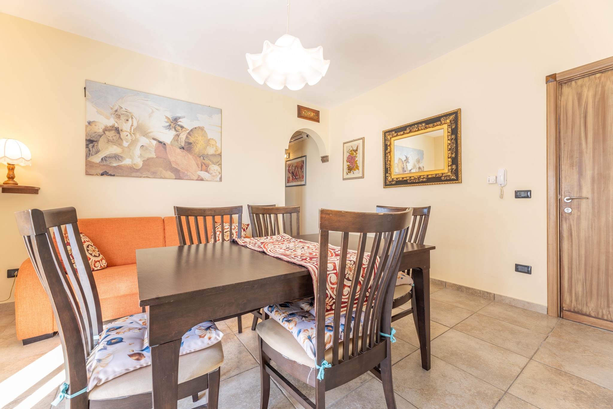 CVG 40-Living room