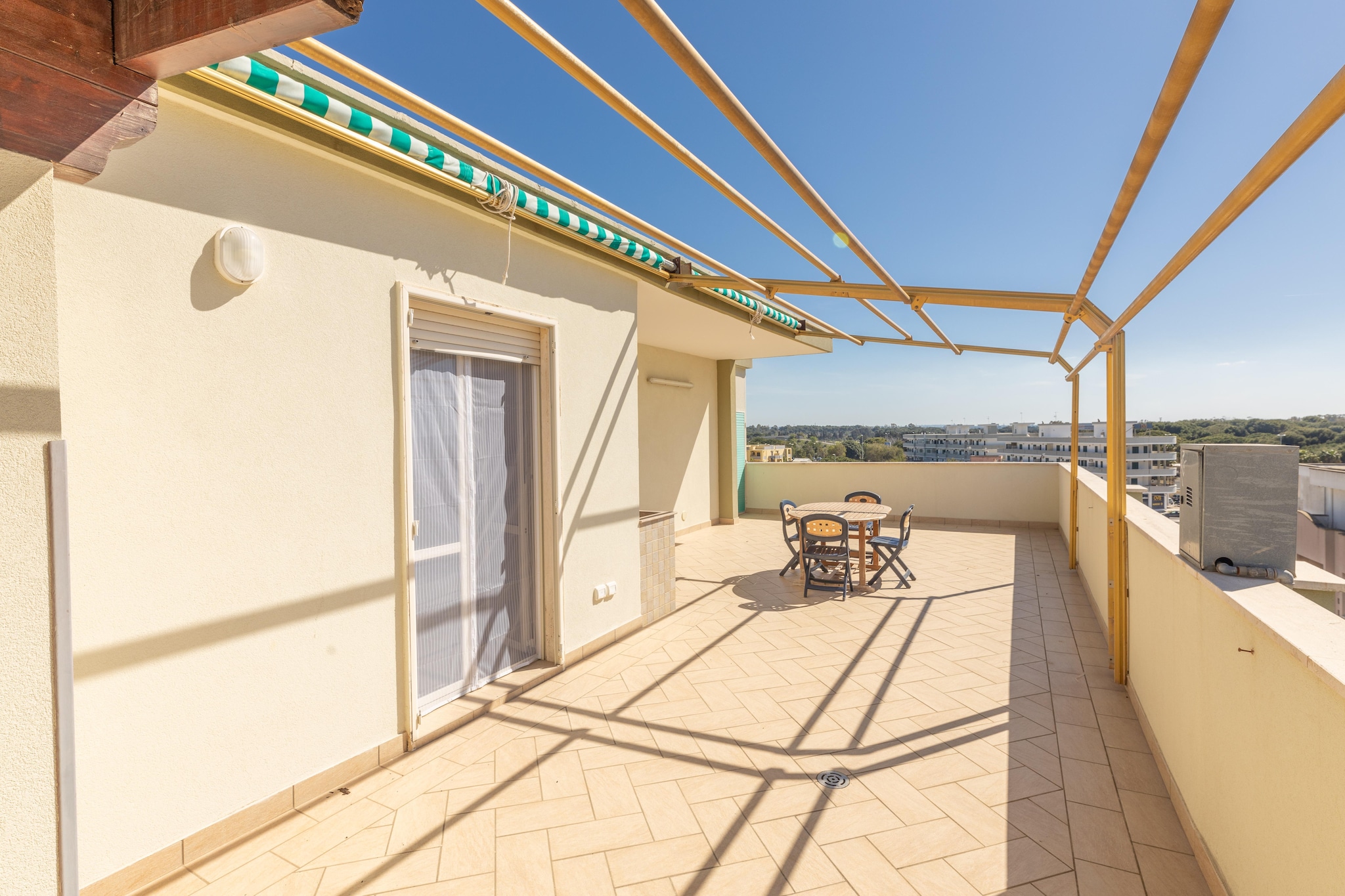 CVG 40-Terrace balcony